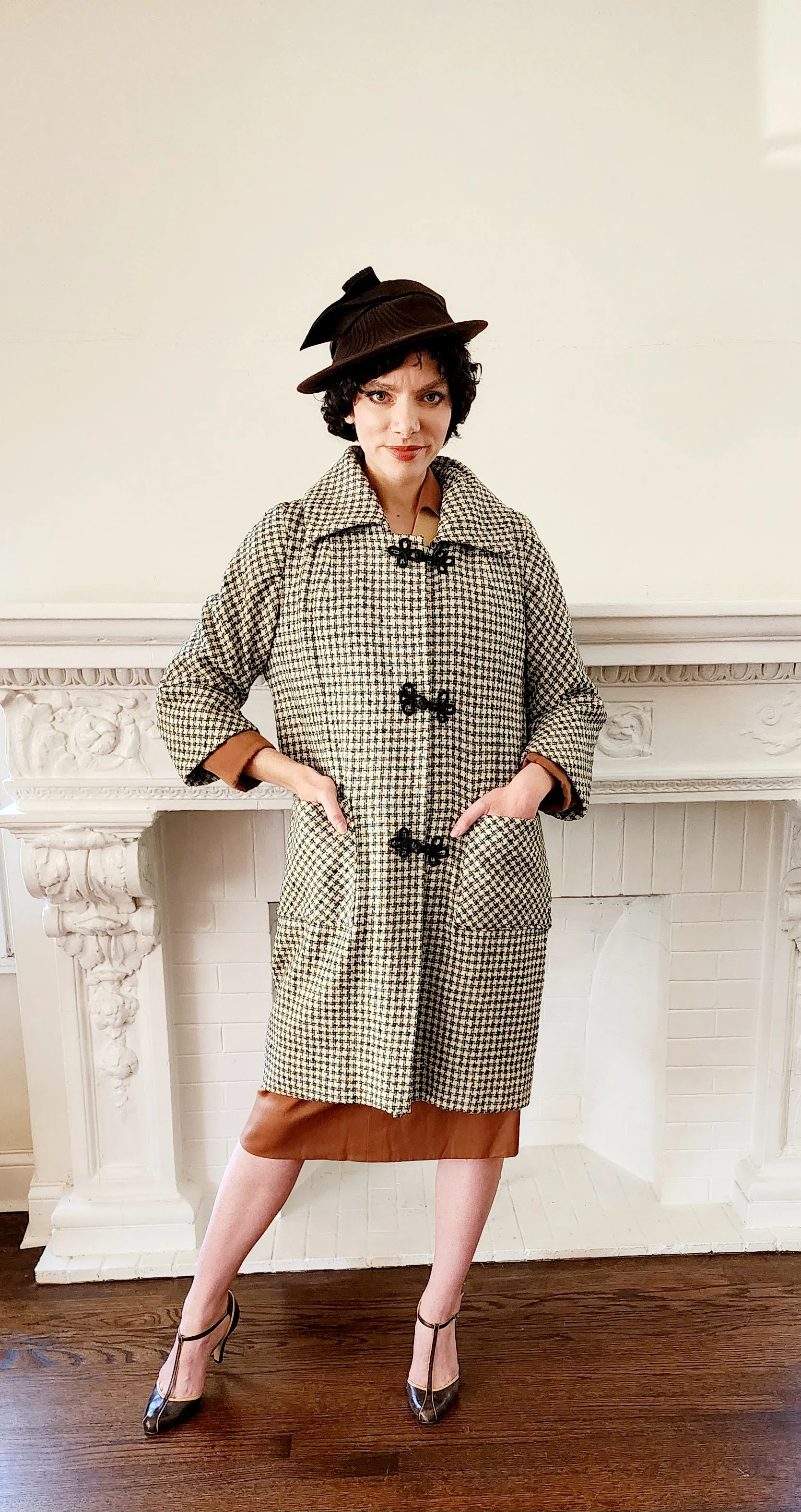 60s Houndstooth Coat Black & White Checked Print A Line by Chas A Stevens M