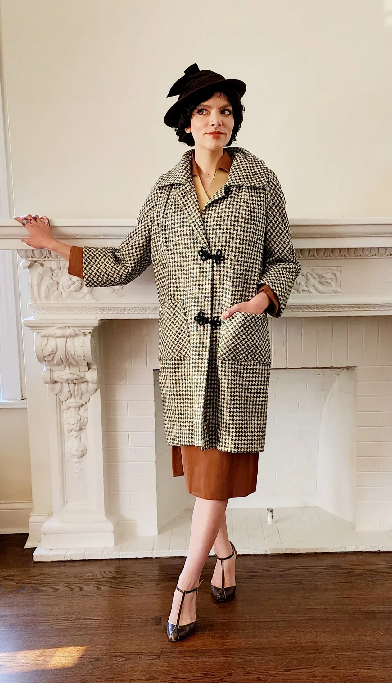60s Houndstooth Coat Black & White Checked Print A Line by Chas A Stevens M