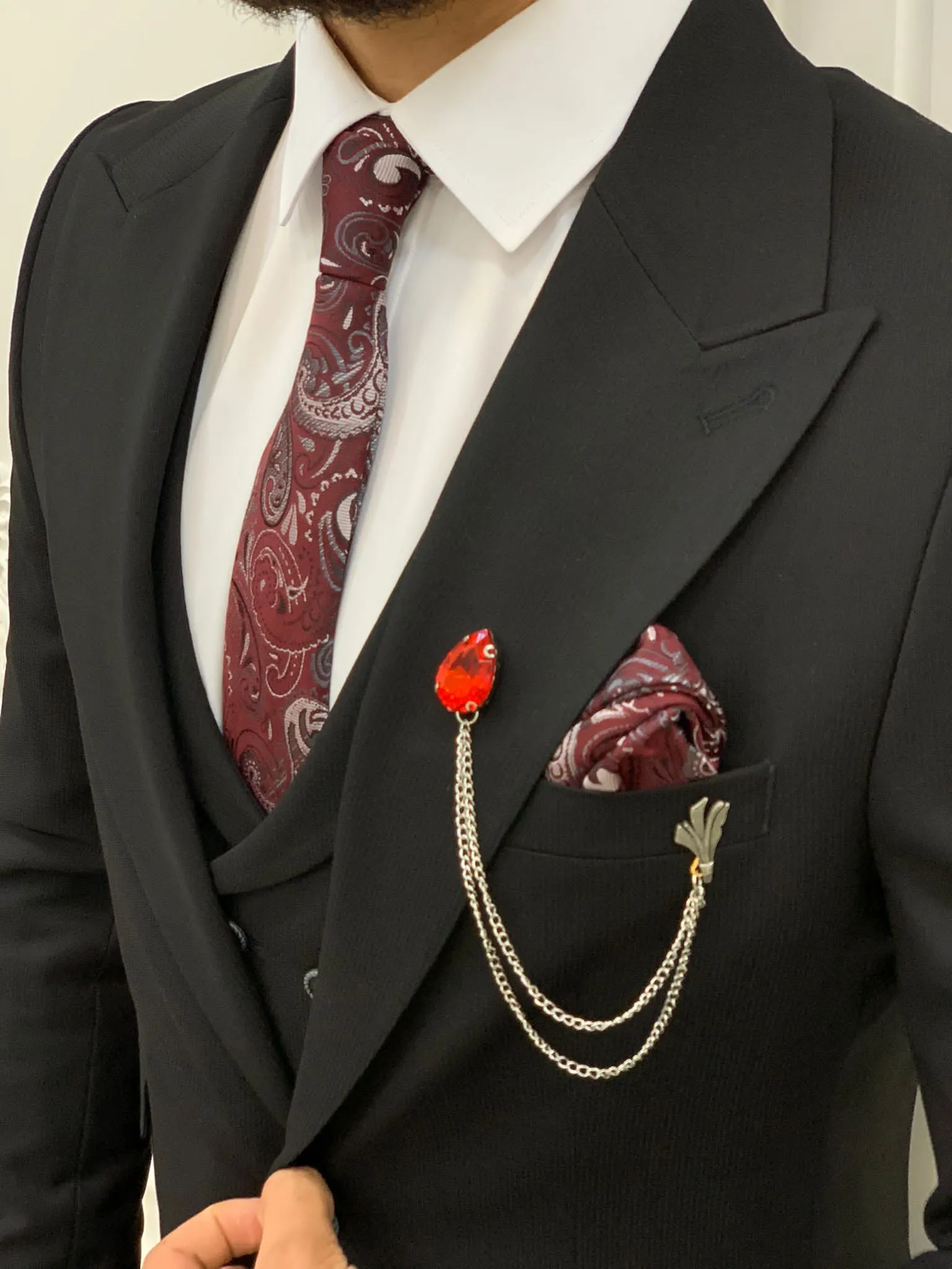 Austin Black Slim Fit Peak Lapel Suit – Versatile Elegance for Every Occasion