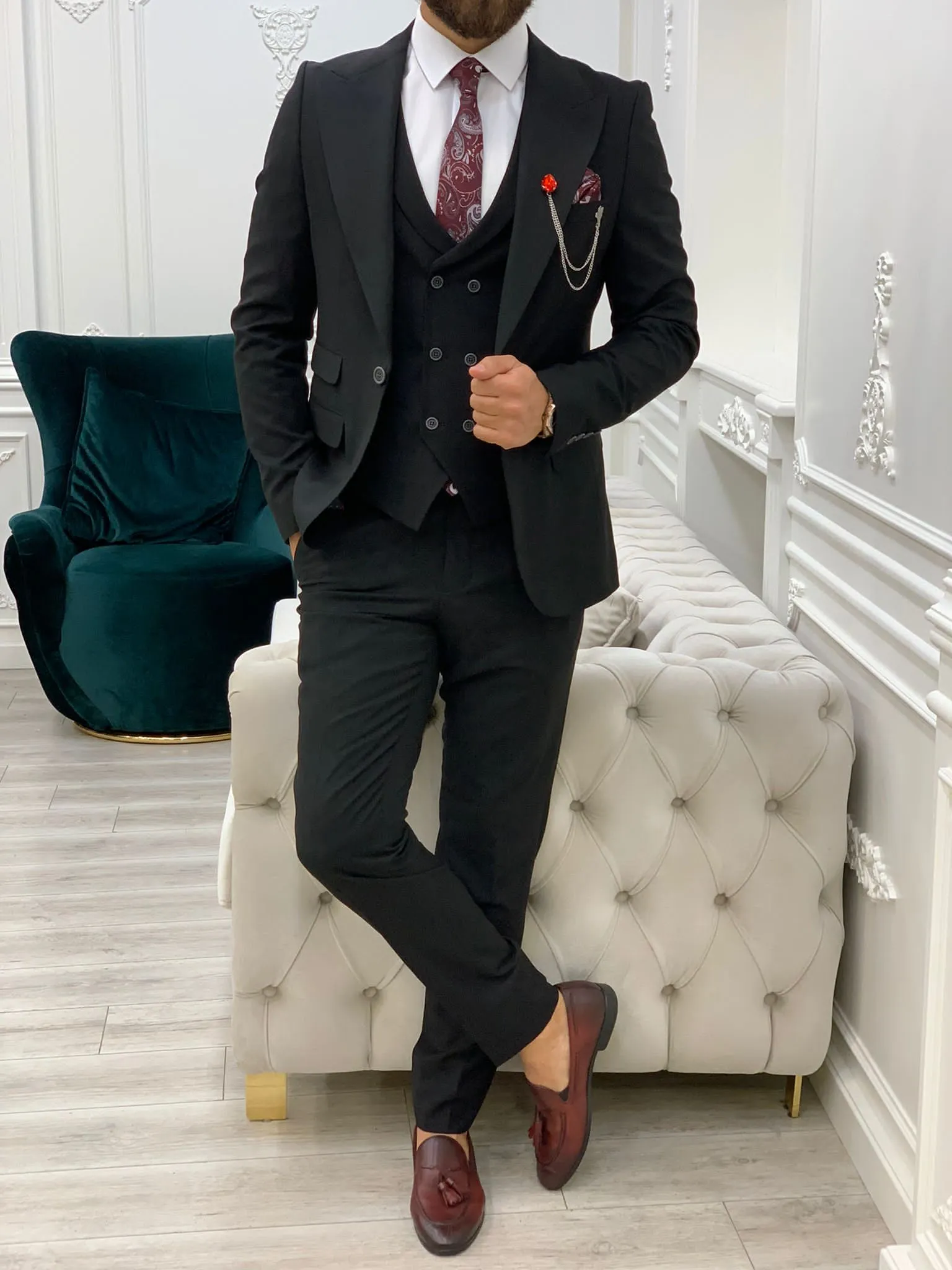 Austin Black Slim Fit Peak Lapel Suit – Versatile Elegance for Every Occasion