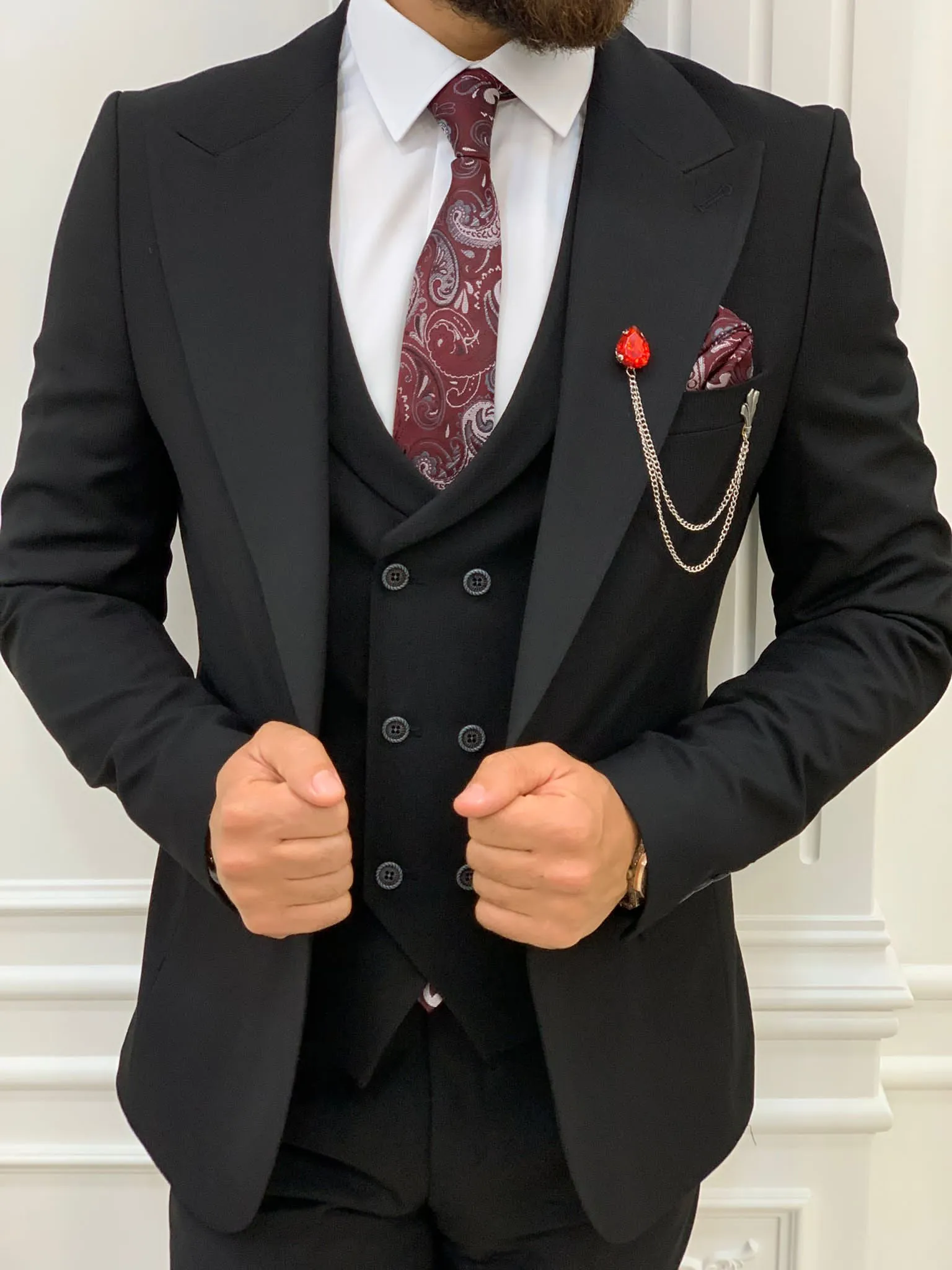 Austin Black Slim Fit Peak Lapel Suit – Versatile Elegance for Every Occasion