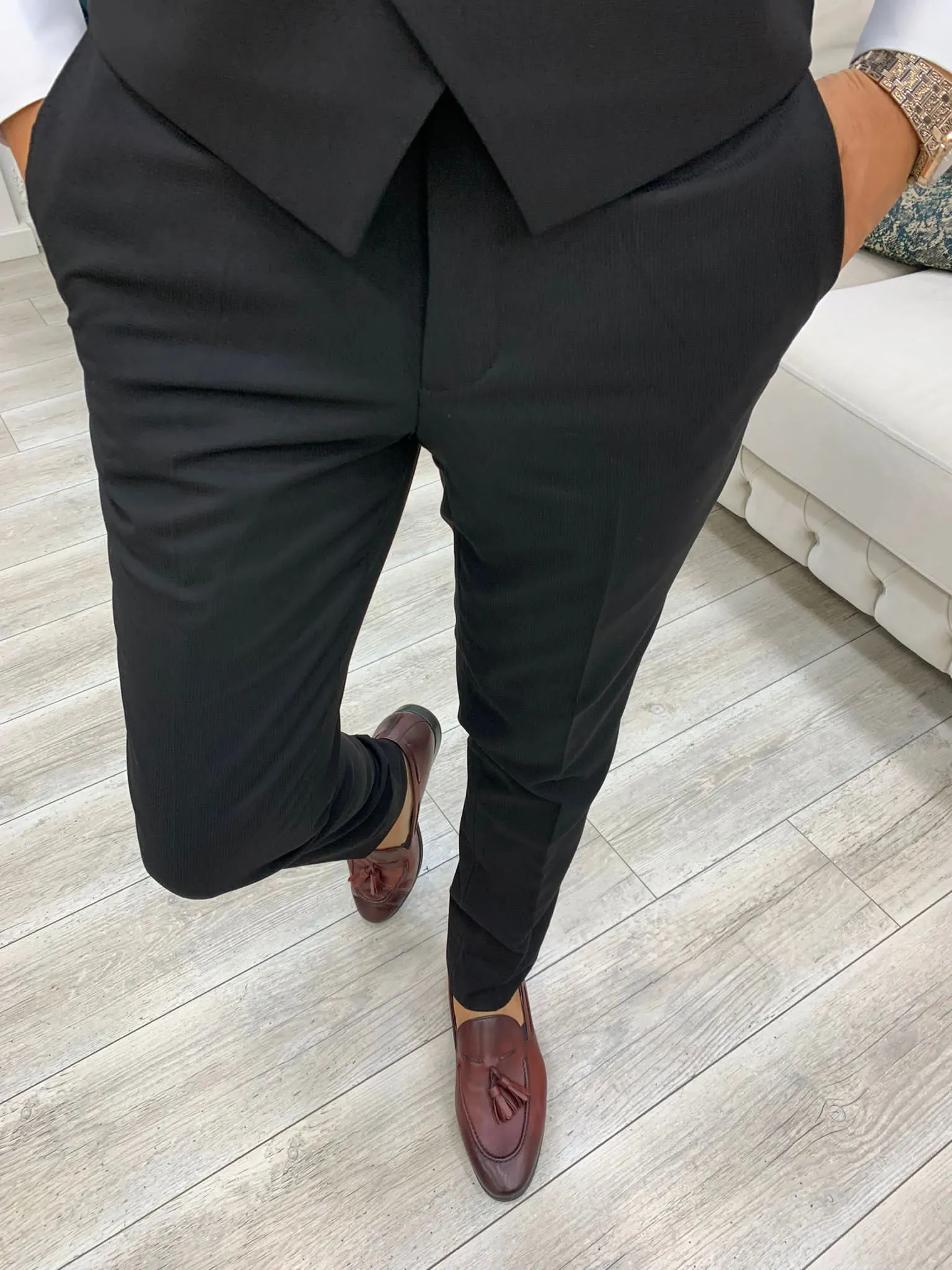 Austin Black Slim Fit Peak Lapel Suit – Versatile Elegance for Every Occasion