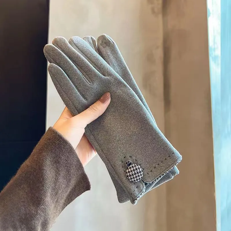 Autumn and winter stylish houndstooth cashmere gloves. Windproof, warm and versatile for outdoor cycling. Touchscreen available.C-240919-5