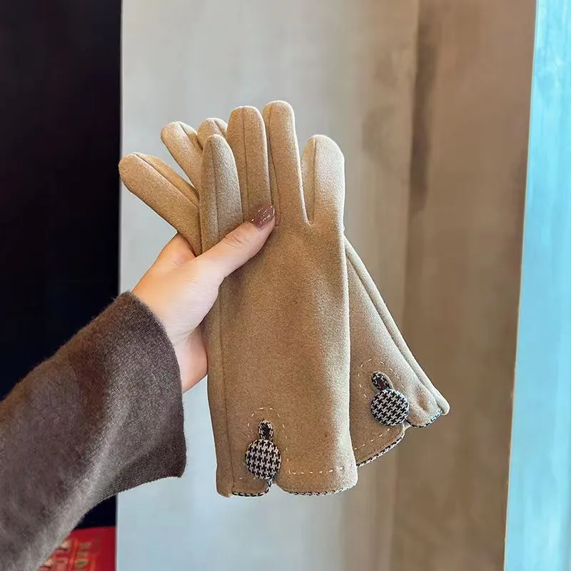 Autumn and winter stylish houndstooth cashmere gloves. Windproof, warm and versatile for outdoor cycling. Touchscreen available.C-240919-5