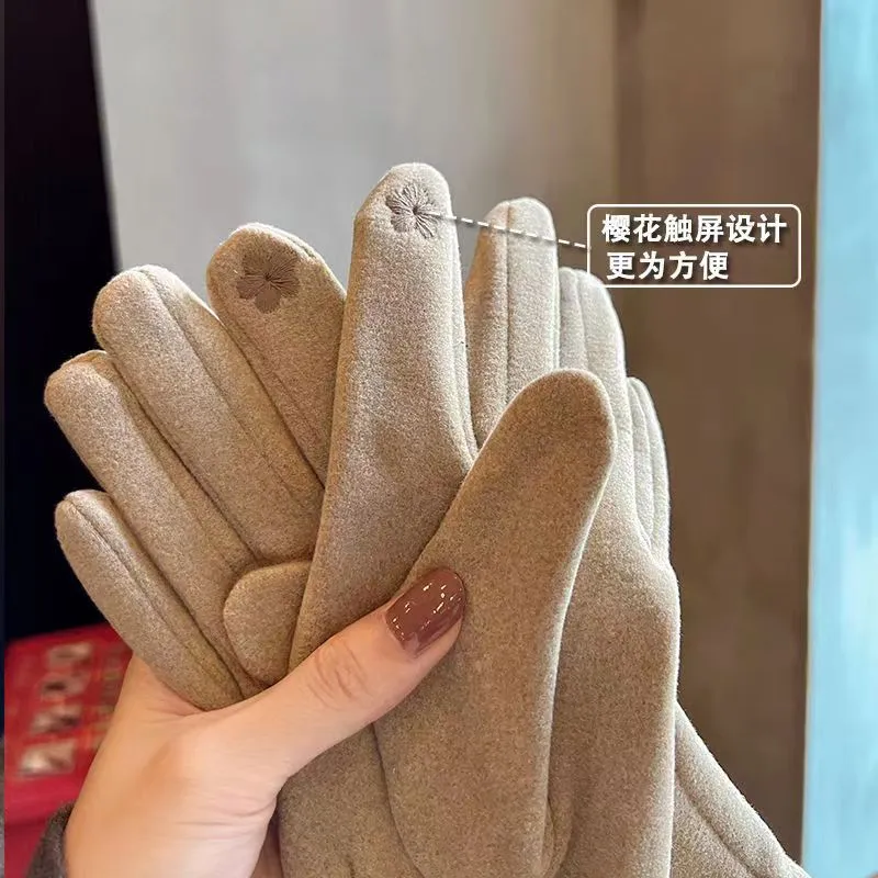 Autumn and winter stylish houndstooth cashmere gloves. Windproof, warm and versatile for outdoor cycling. Touchscreen available.C-240919-5