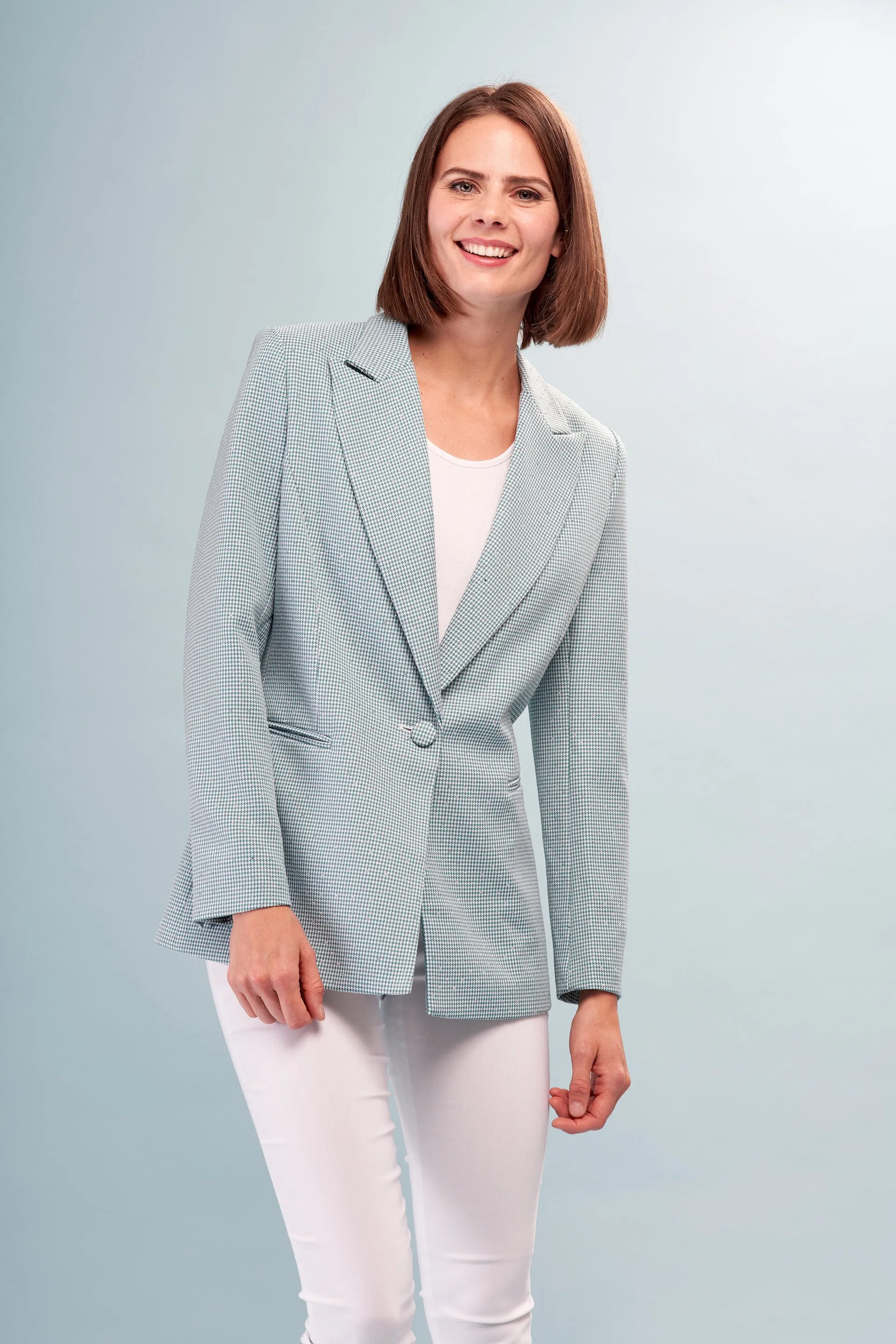 BCJ9076WPRA Houndstooth Blazer with Studs