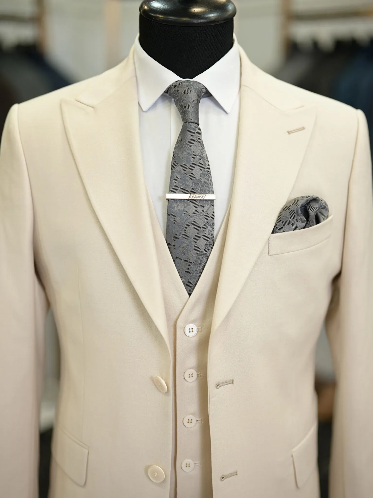 Brabion Maison Light Beige Slim Fit Suit – Perfect for Any Occasion