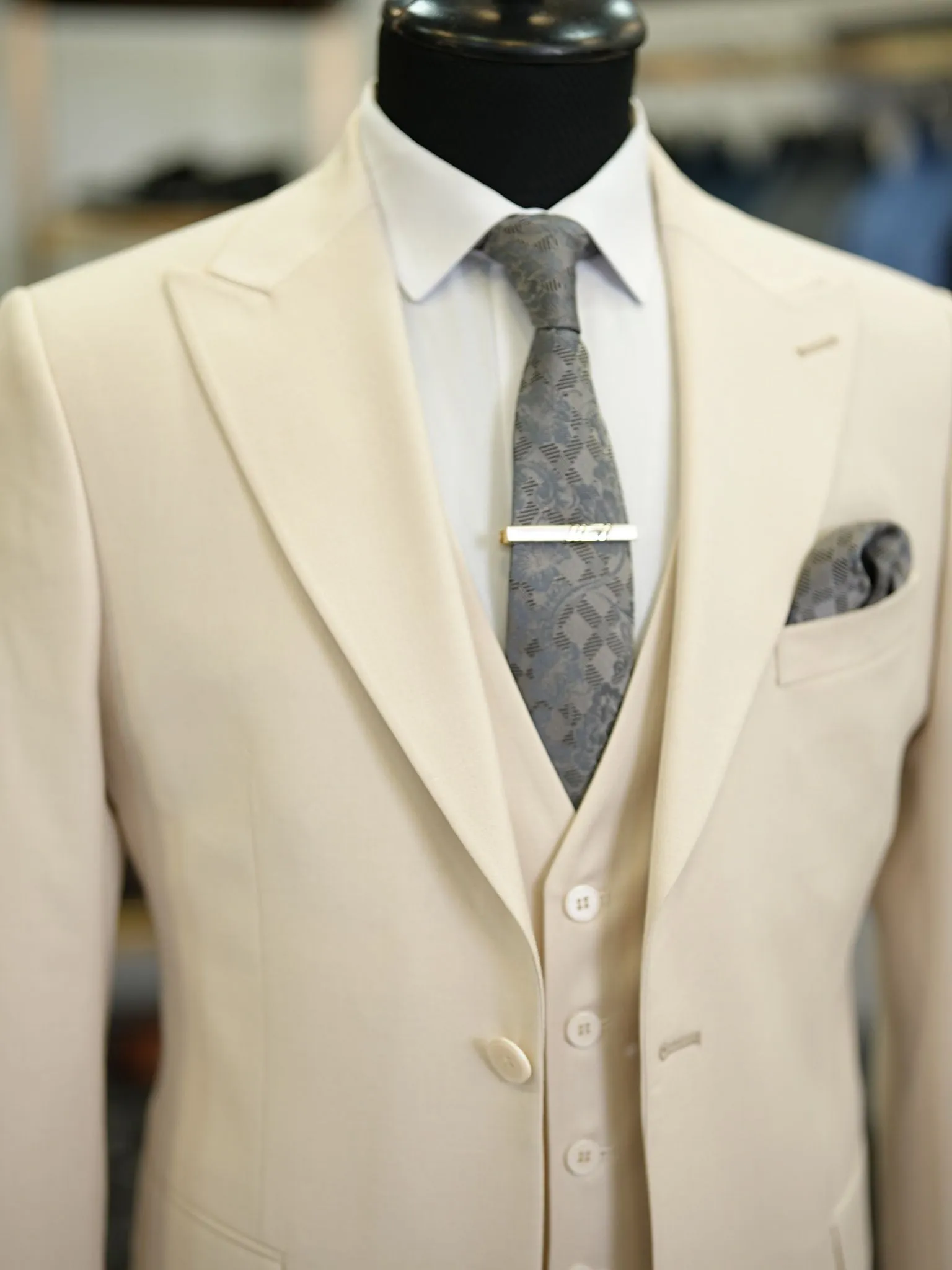 Brabion Maison Light Beige Slim Fit Suit – Perfect for Any Occasion