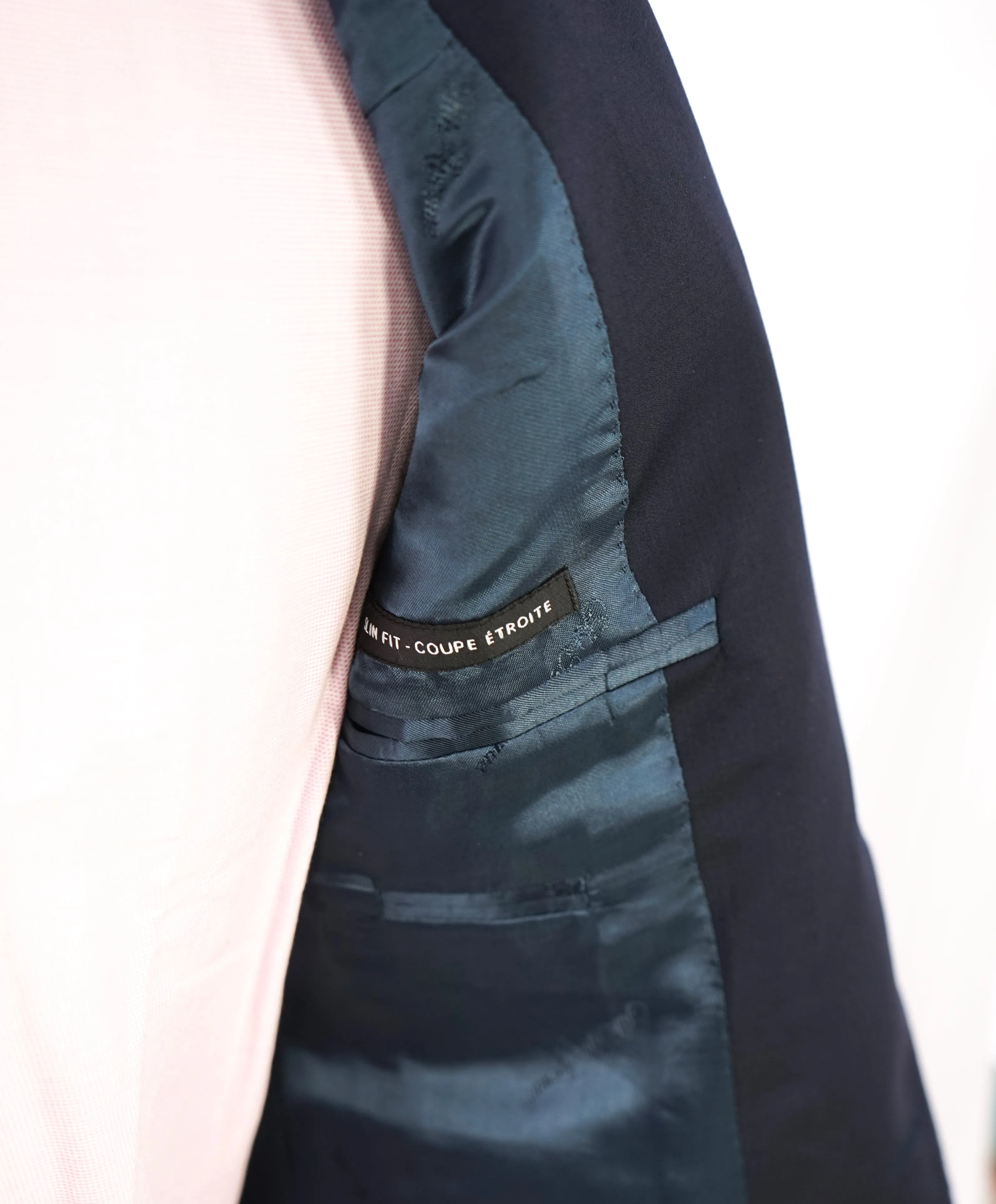ERMENEGILDO ZEGNA - By SAKS FIFTH AVENUE "Slim" SILK BLEND Navy Suit - 40S