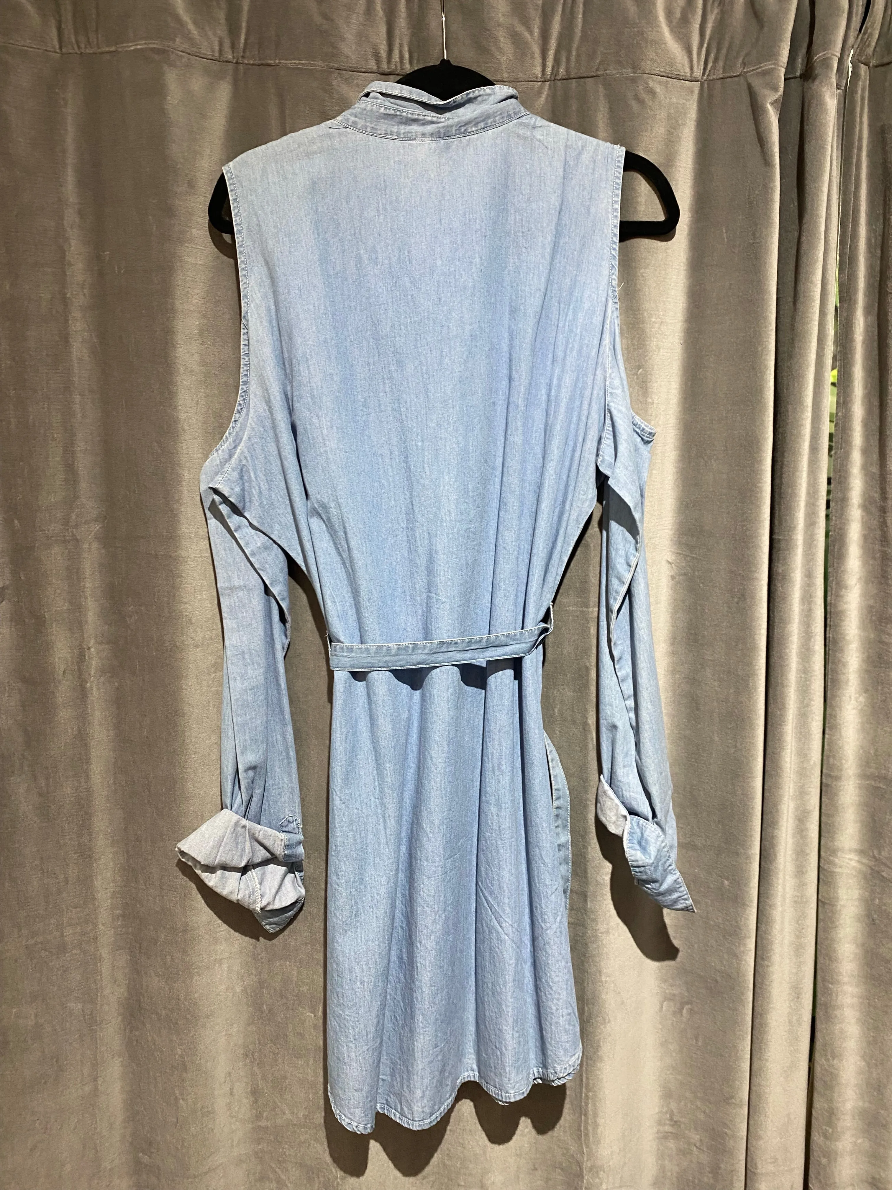 GUESS Lightwash Denim Cold Shoulder Button Down Dress