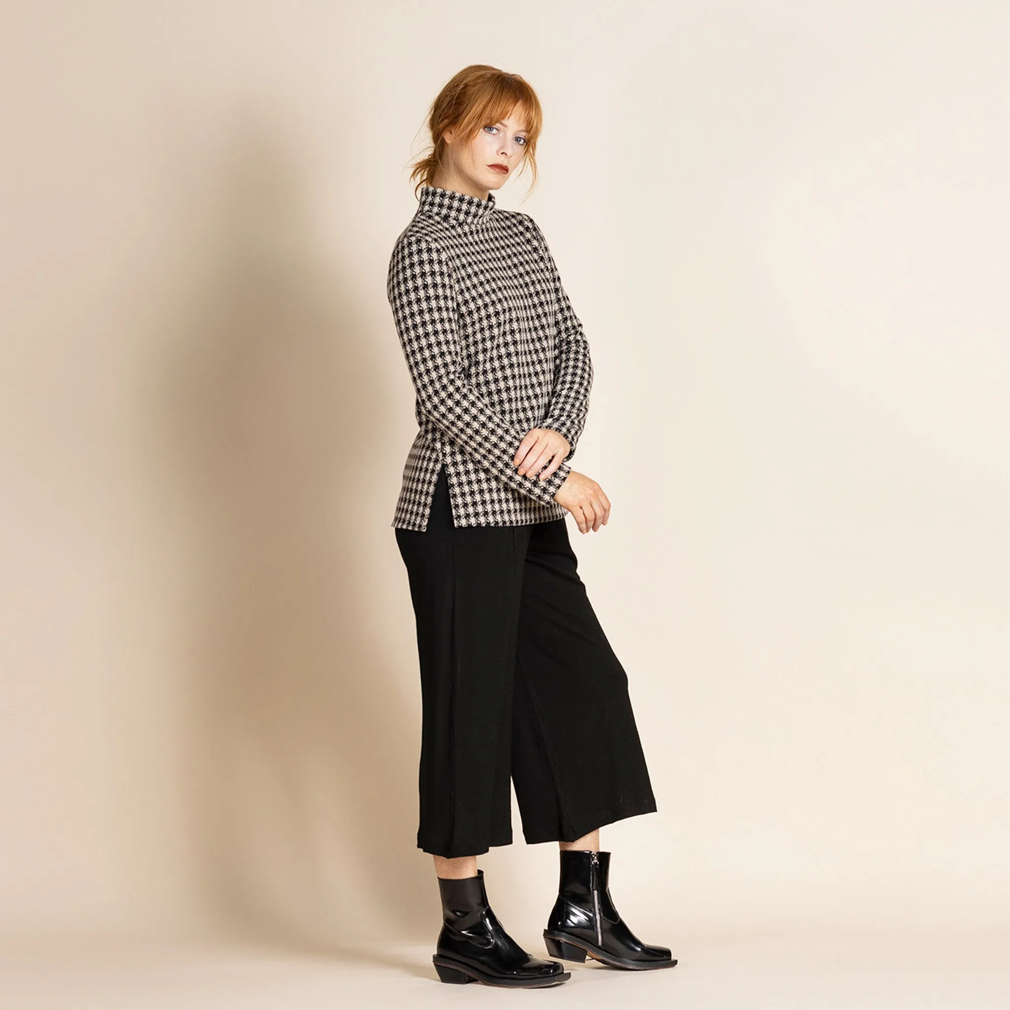 houndstooth hi crew tee