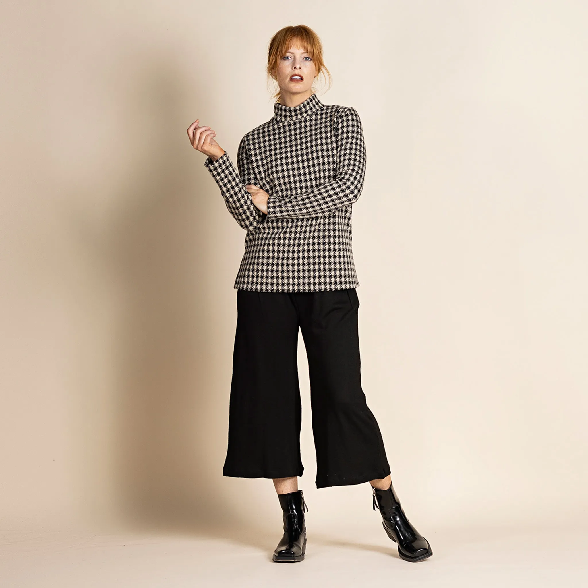 houndstooth hi crew tee