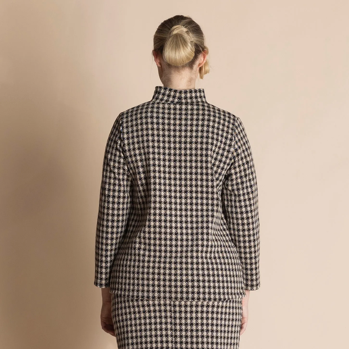 houndstooth hi crew tee