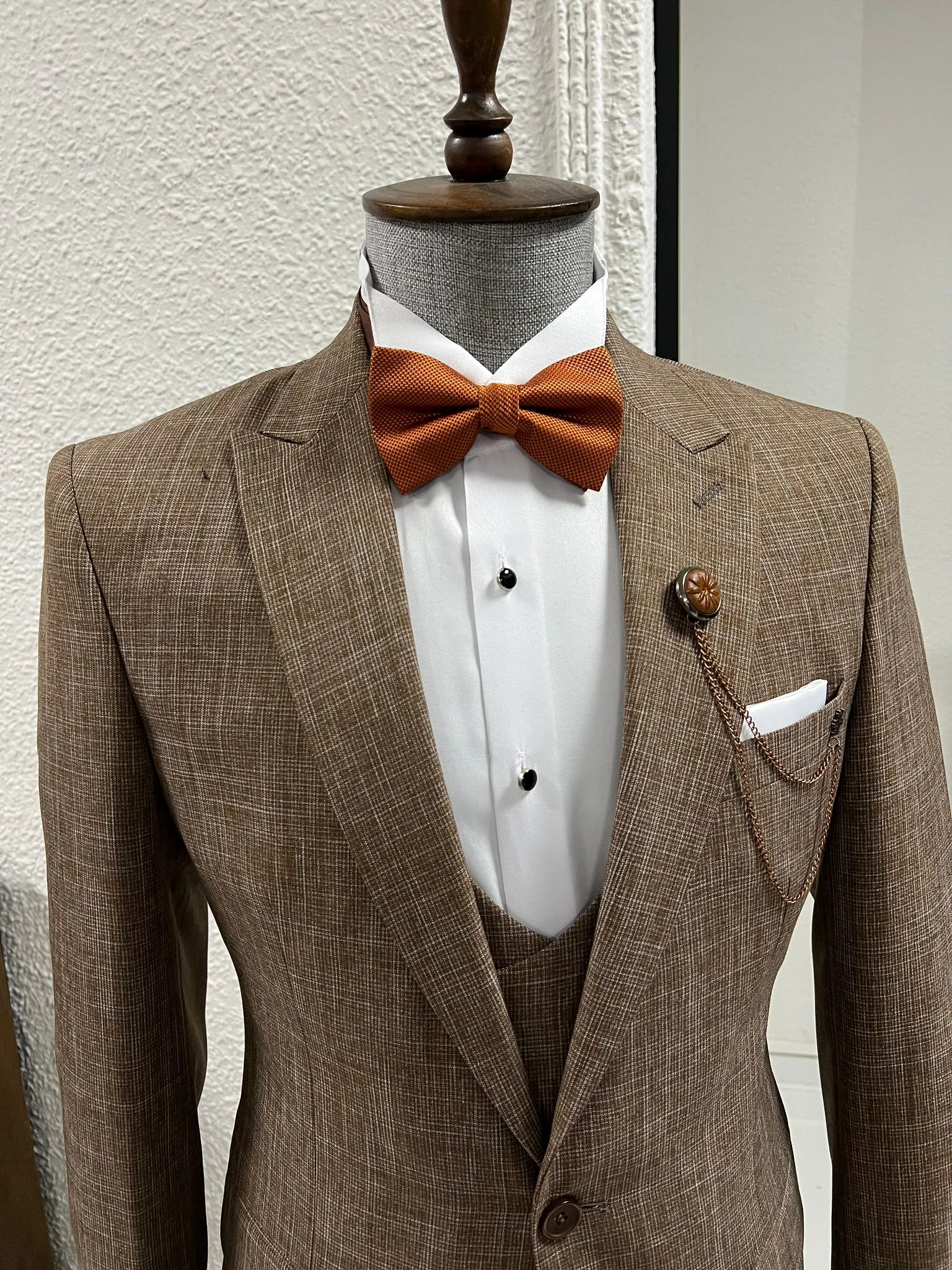Lenzi Slim Fit Pointed Collared Brown Woolen Suit