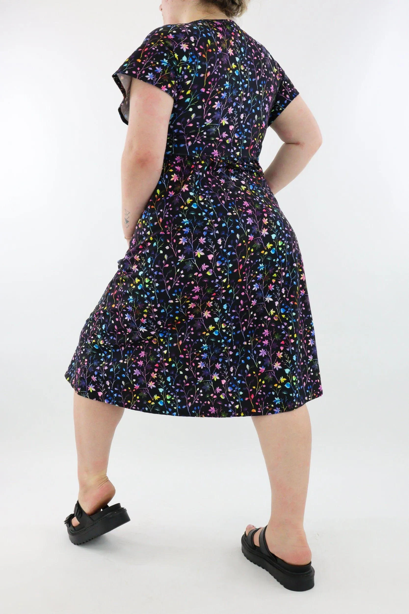 Little Leaves - A-Line Dress - Midi Length - Side Pockets