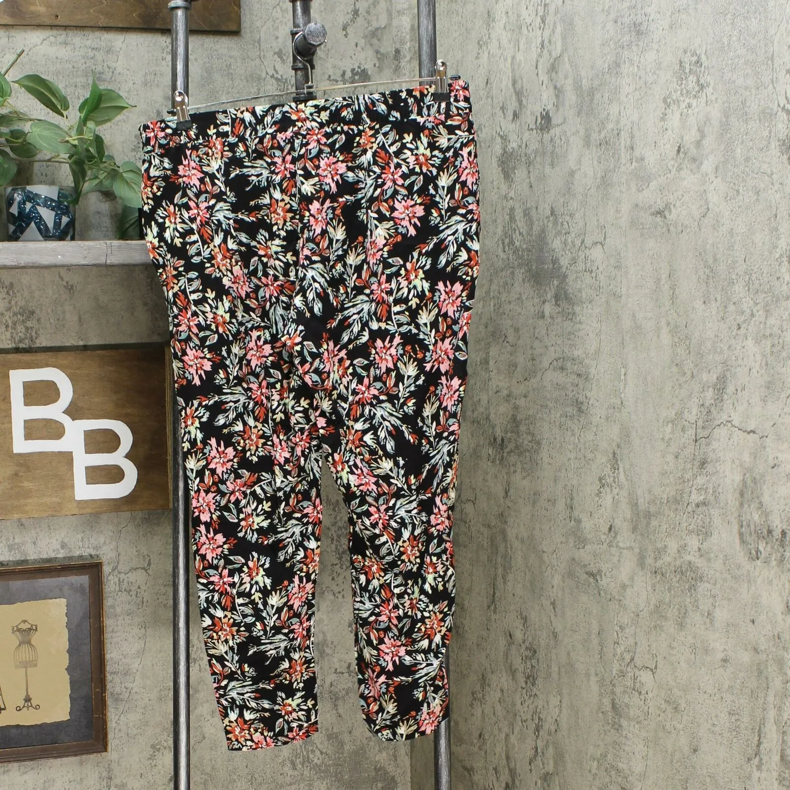 New Jessica Simpson Women's Floral Soft Ankle Pants. 1309716-NEW Medium