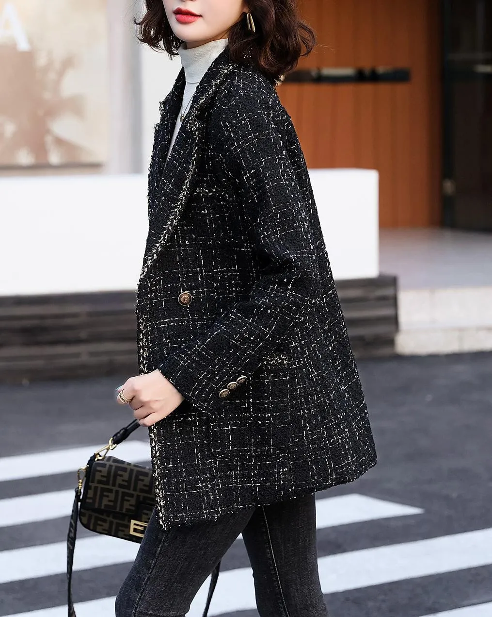 Stylish Notch Neckline Blazer in Woolly Tweed for Women