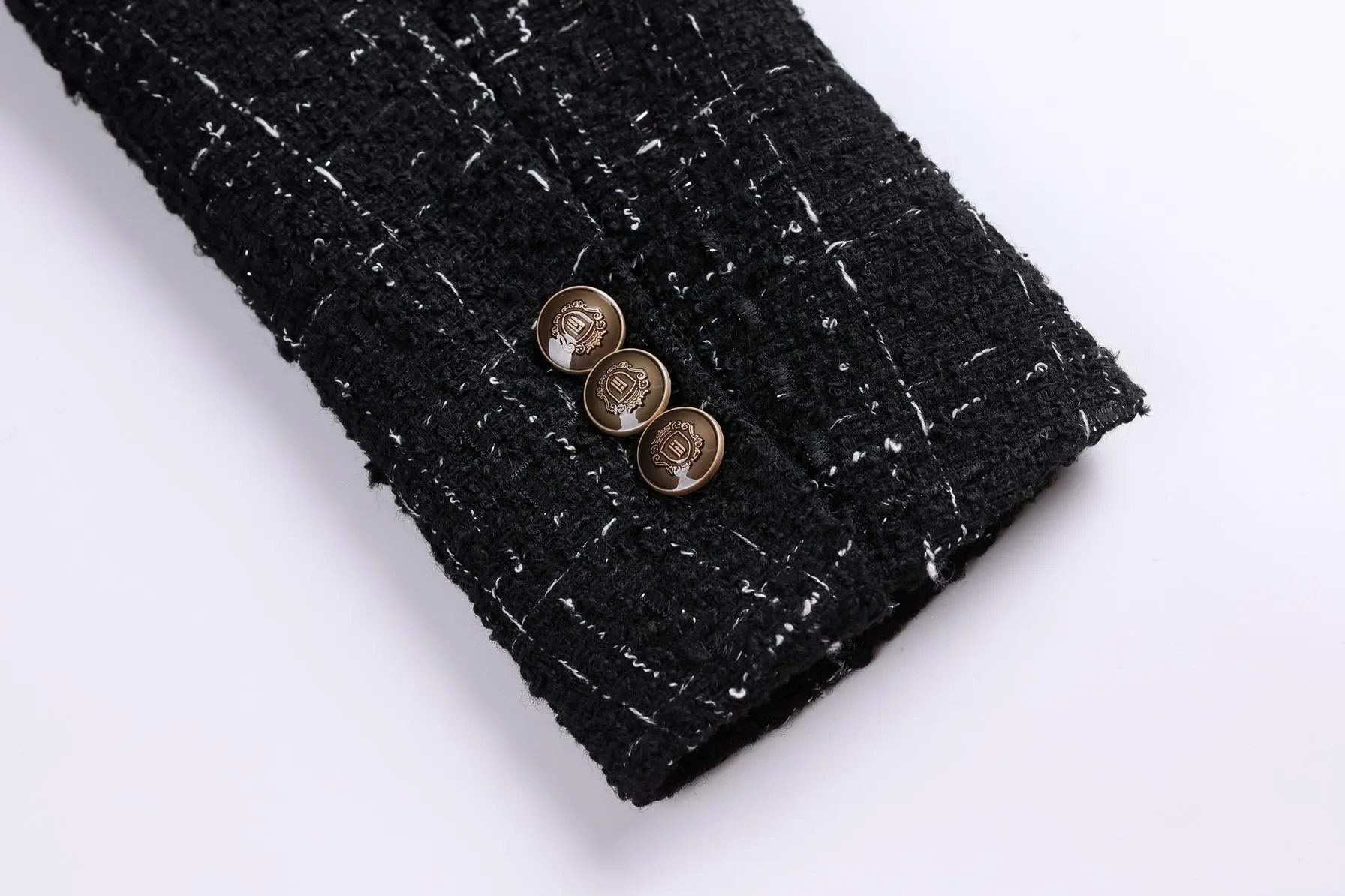 Stylish Notch Neckline Blazer in Woolly Tweed for Women