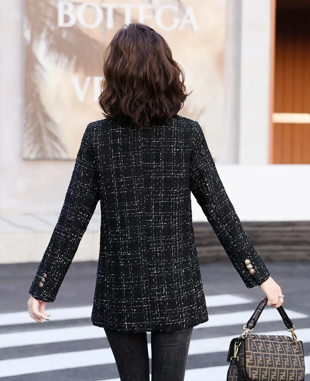 Stylish Notch Neckline Blazer in Woolly Tweed for Women