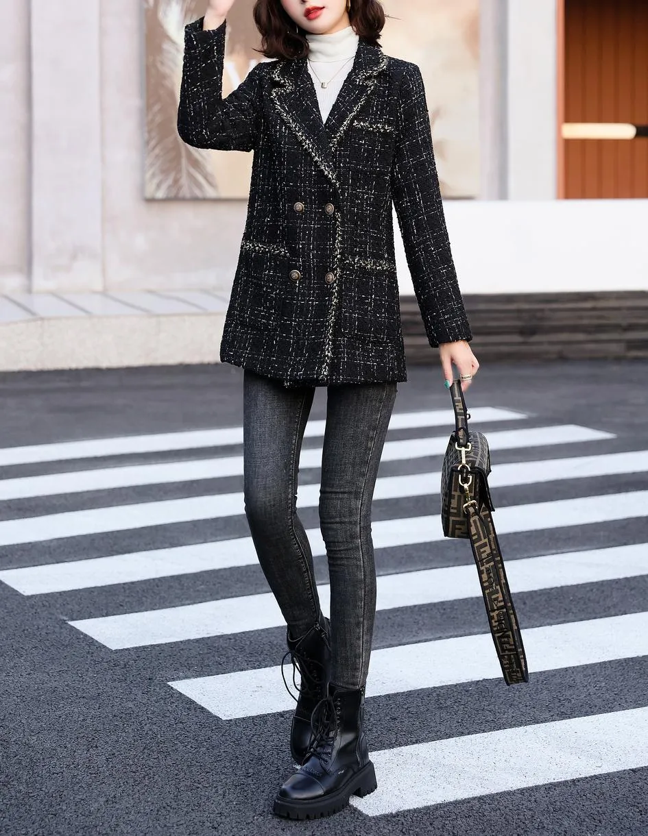 Stylish Notch Neckline Blazer in Woolly Tweed for Women