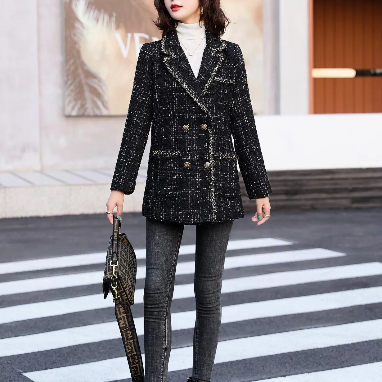 Stylish Notch Neckline Blazer in Woolly Tweed for Women