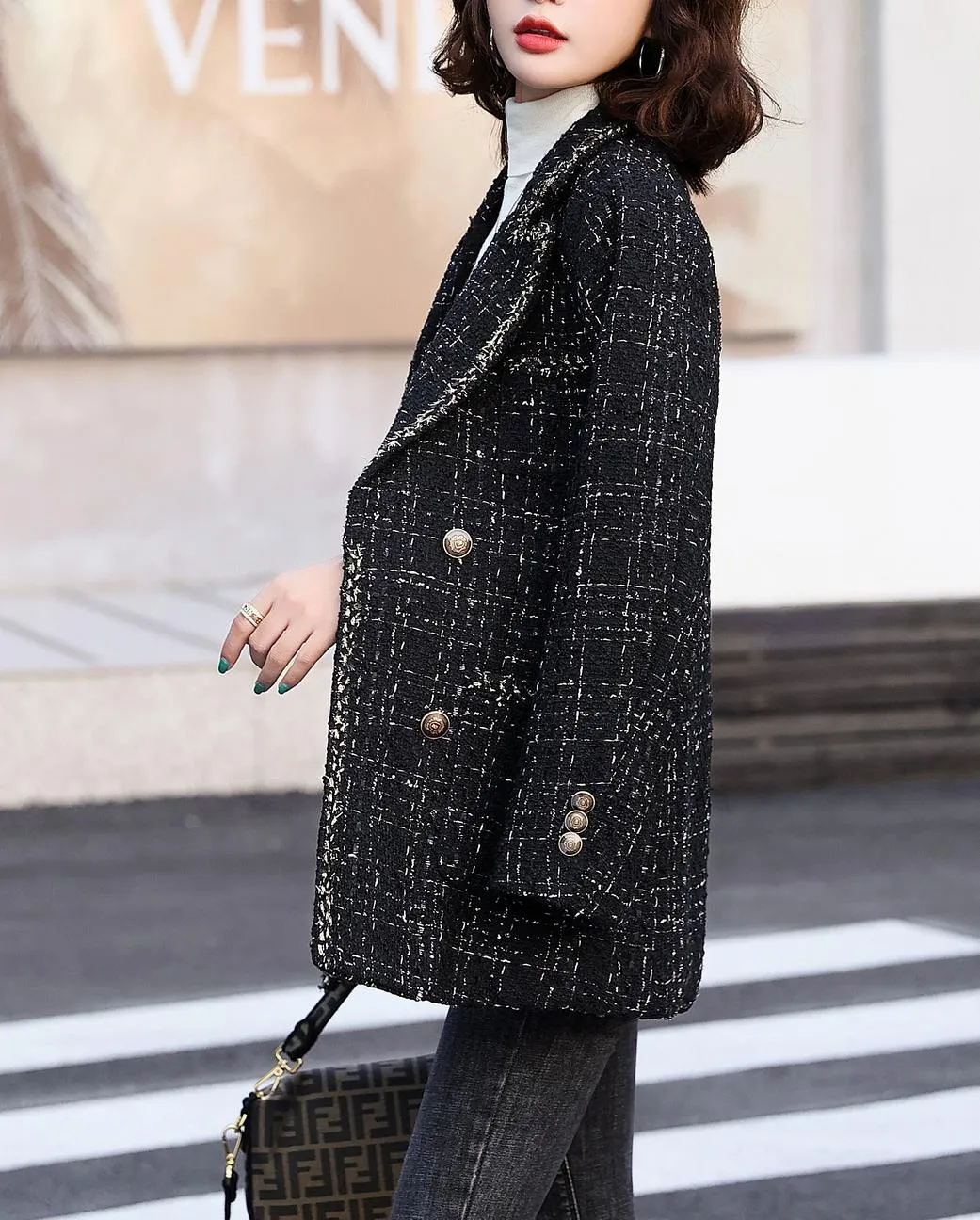 Stylish Notch Neckline Blazer in Woolly Tweed for Women