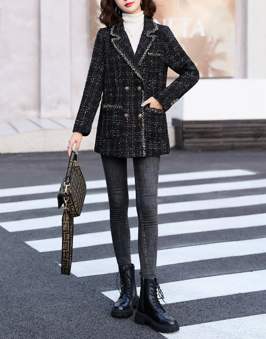 Stylish Notch Neckline Blazer in Woolly Tweed for Women