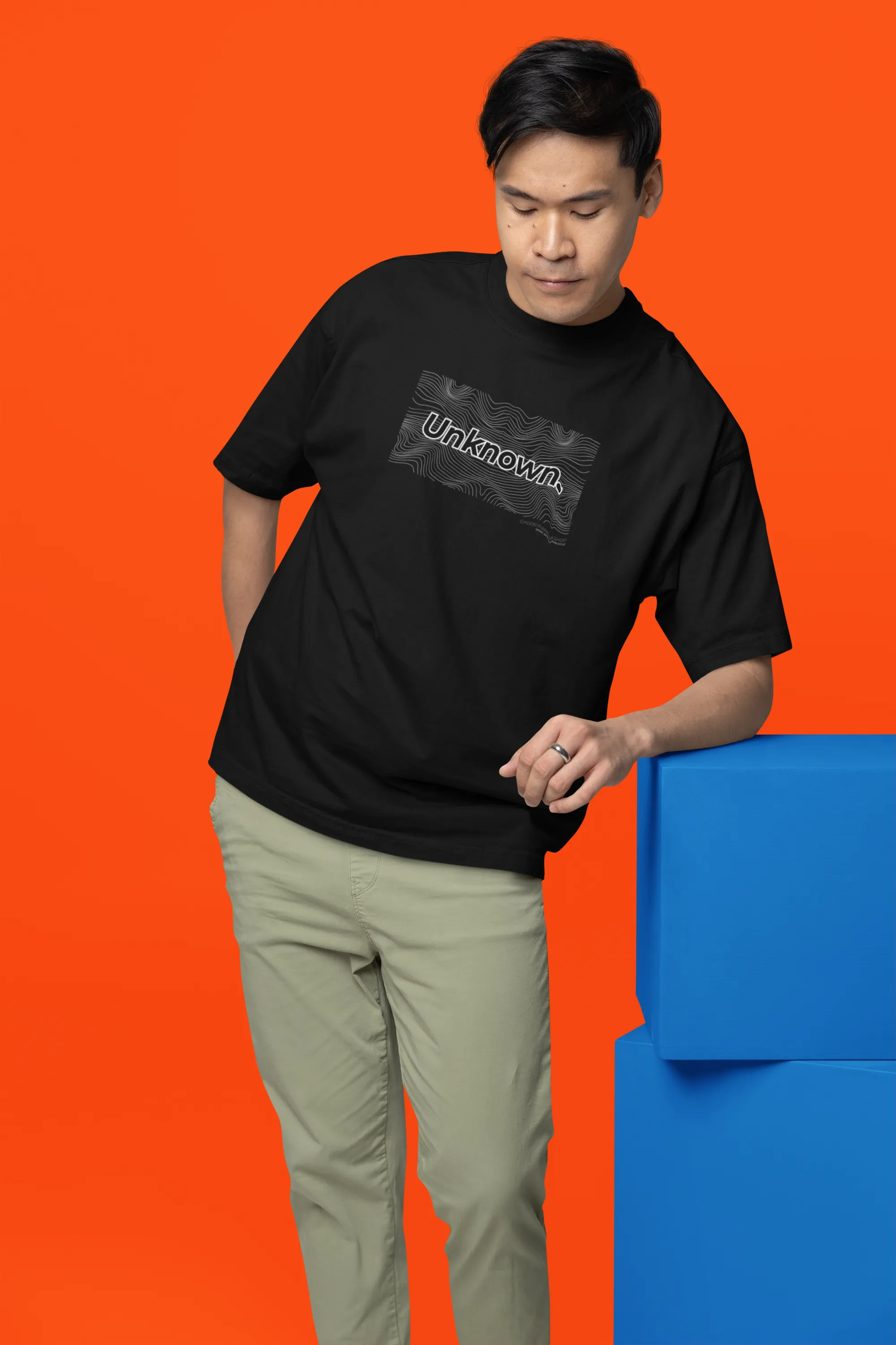 Stylish Oversized Black T-Shirt with 'Unknown' Graphic – Modern Minimalist Look