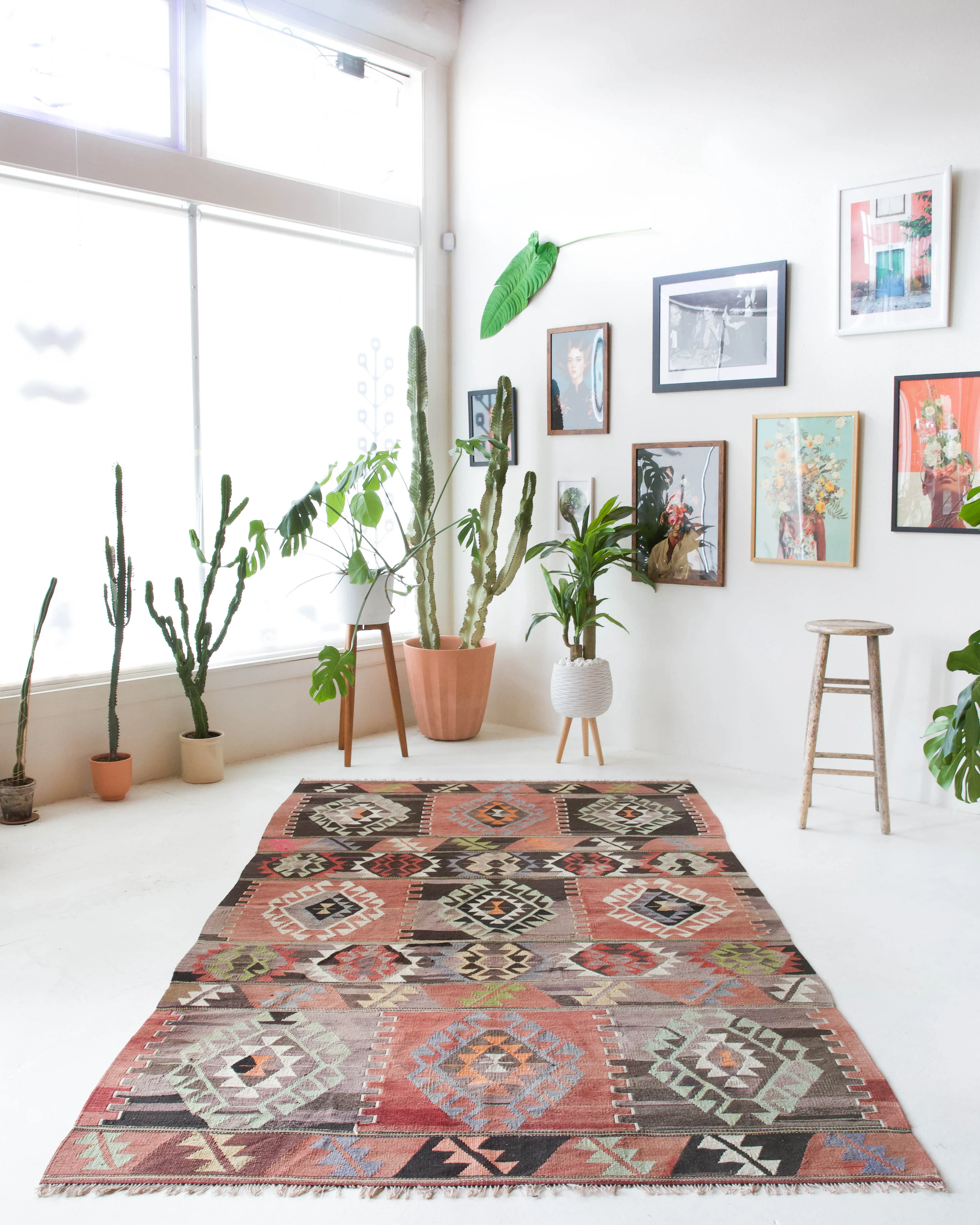 Vintage Balikesir Kilim Rug 5'8"x9'9"