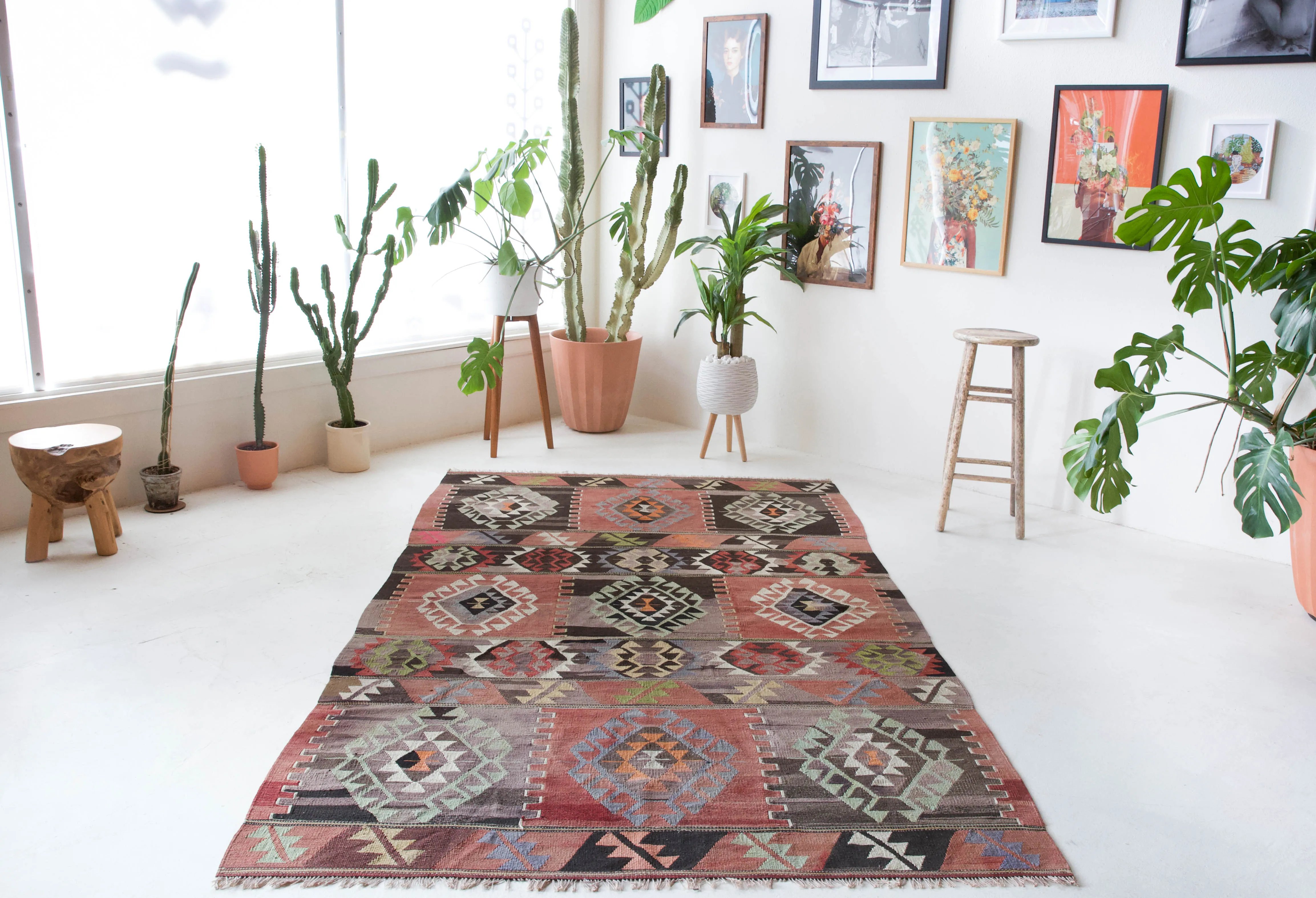 Vintage Balikesir Kilim Rug 5'8"x9'9"