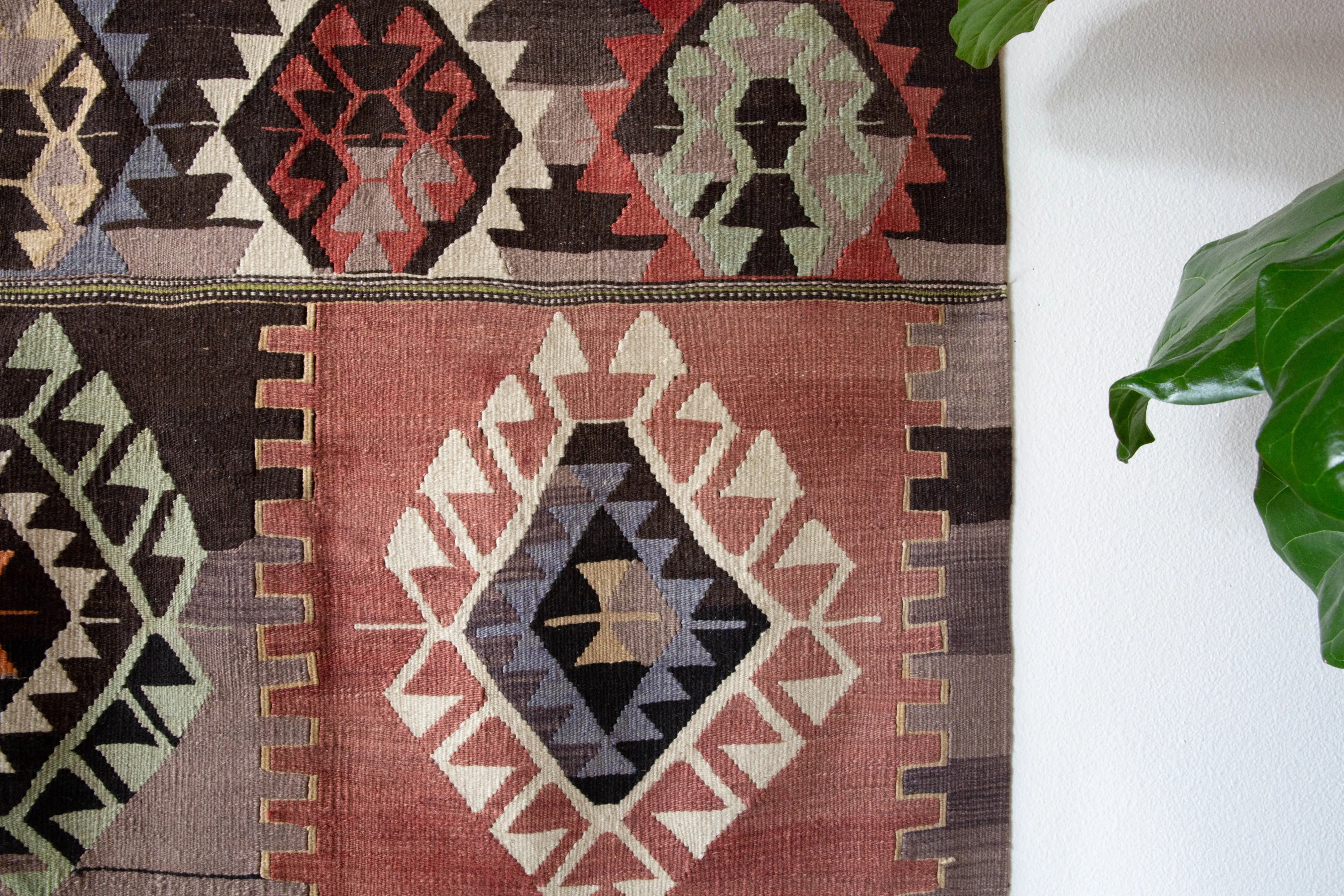 Vintage Balikesir Kilim Rug 5'8"x9'9"