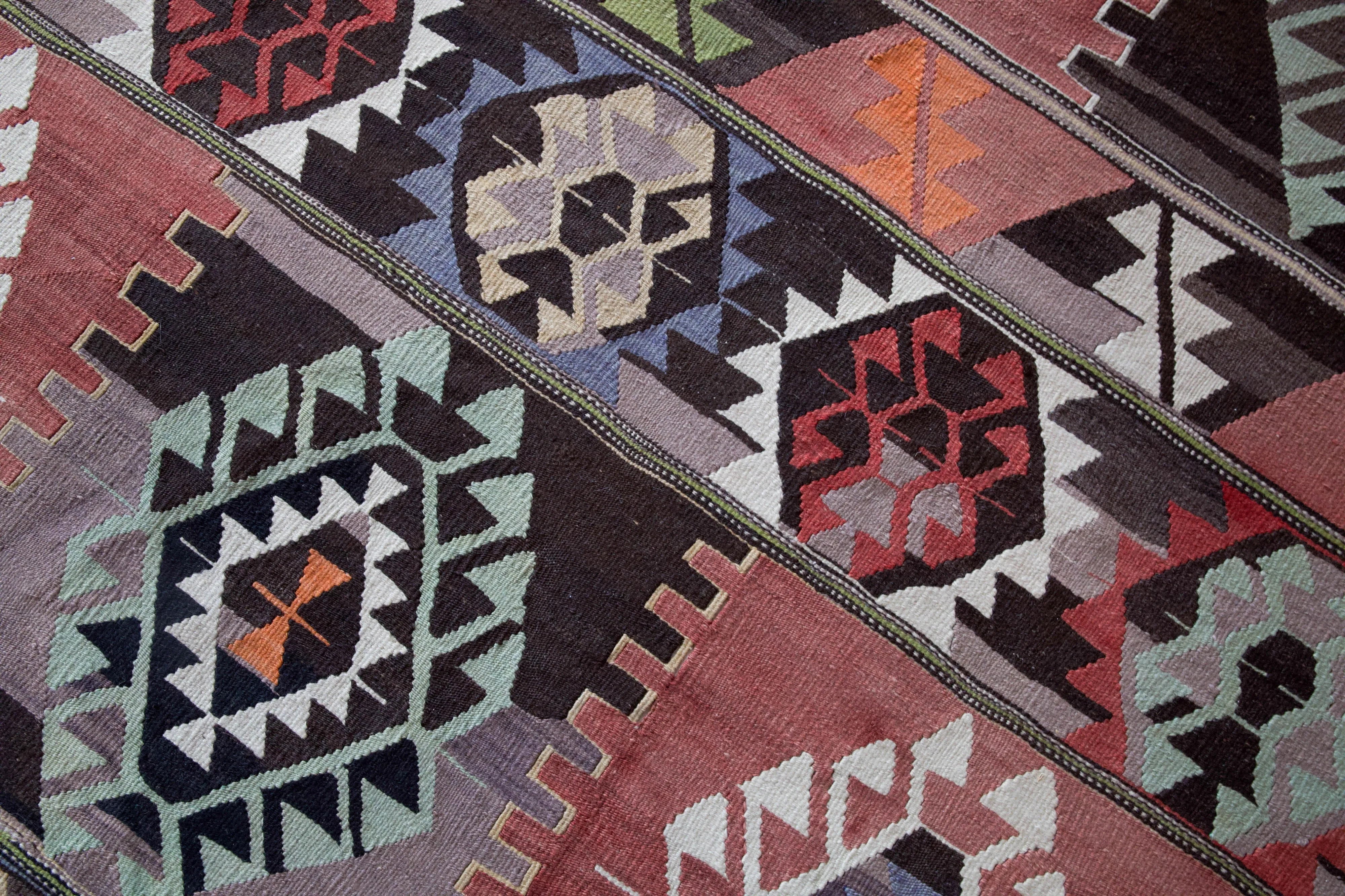 Vintage Balikesir Kilim Rug 5'8"x9'9"