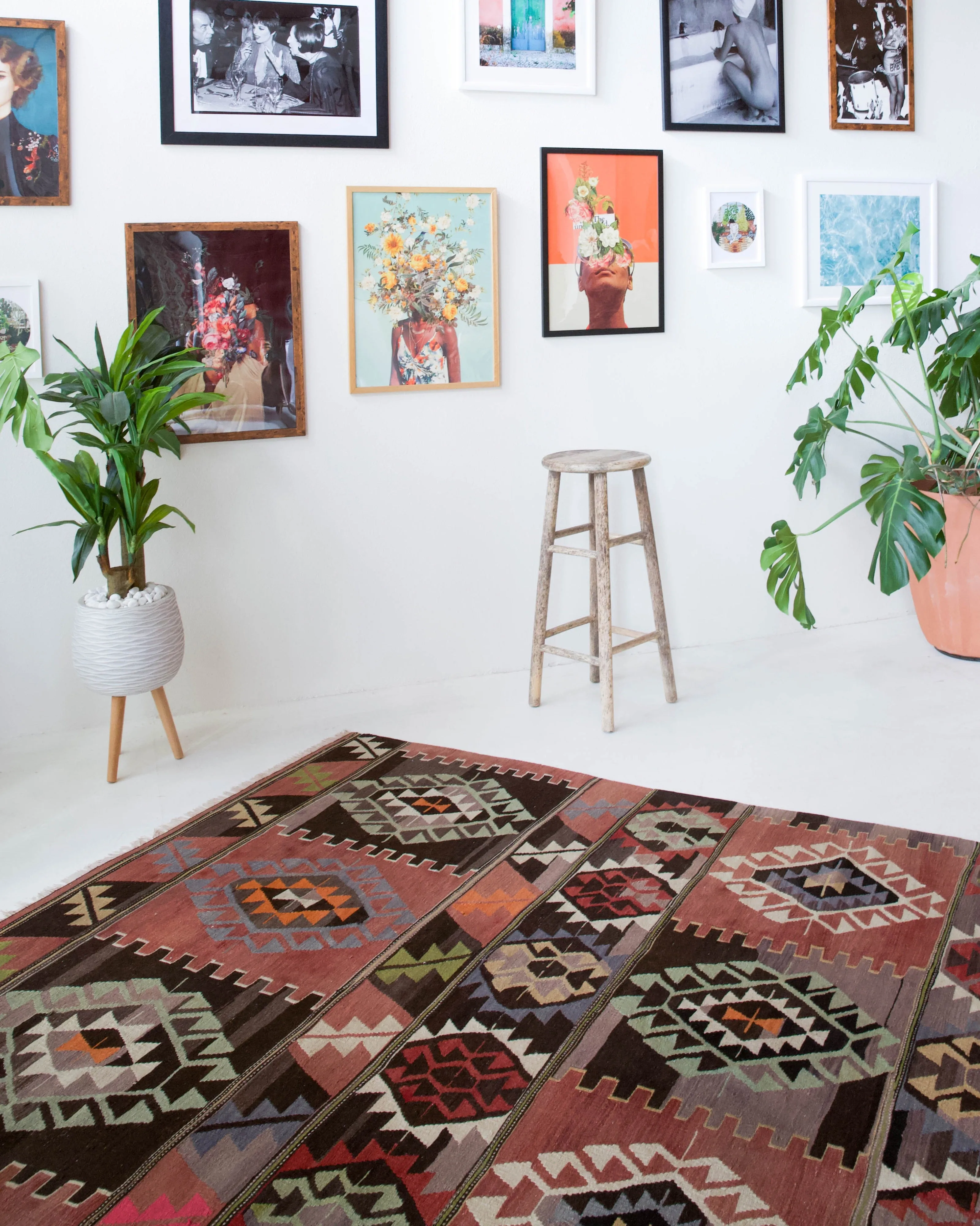 Vintage Balikesir Kilim Rug 5'8"x9'9"
