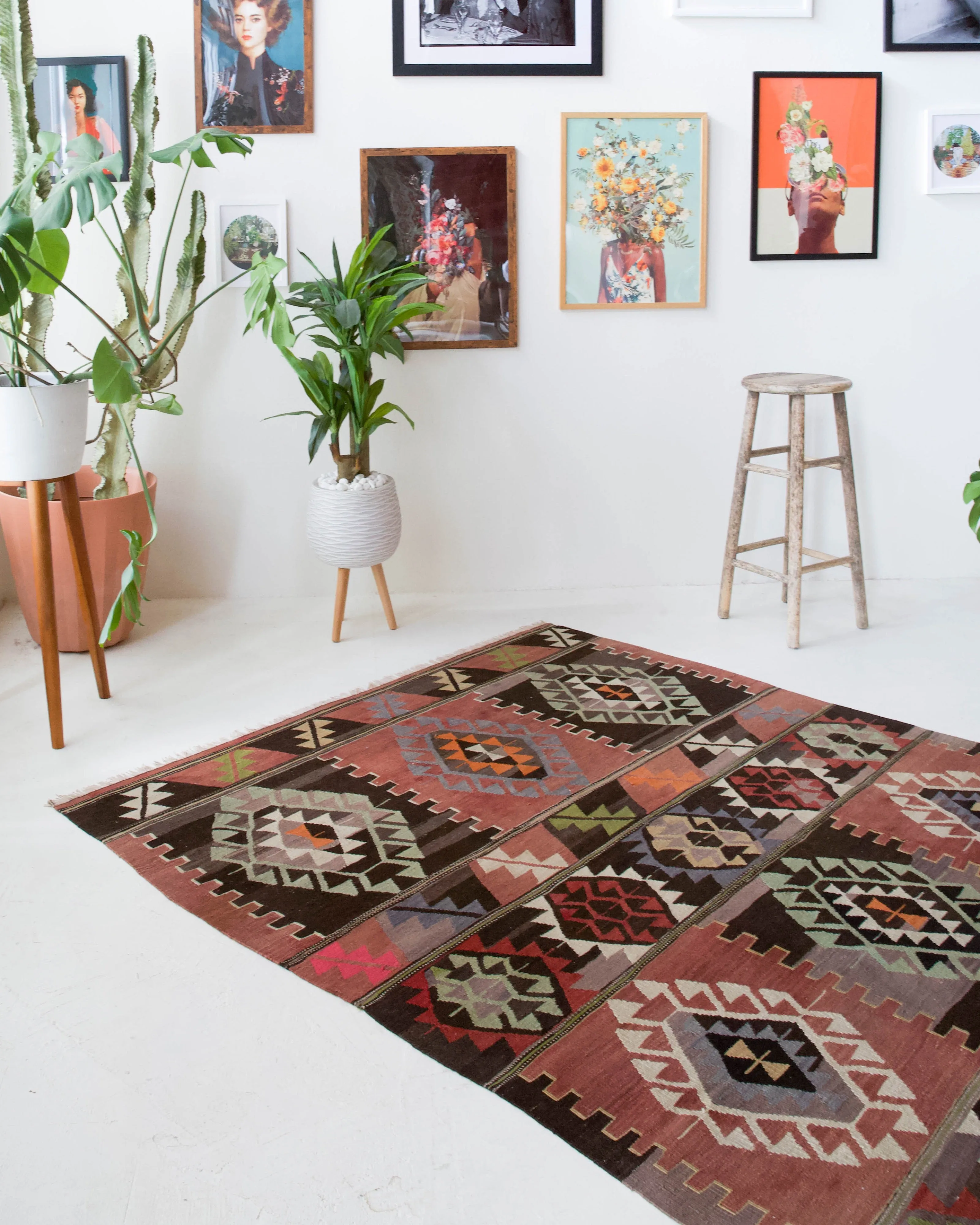 Vintage Balikesir Kilim Rug 5'8"x9'9"