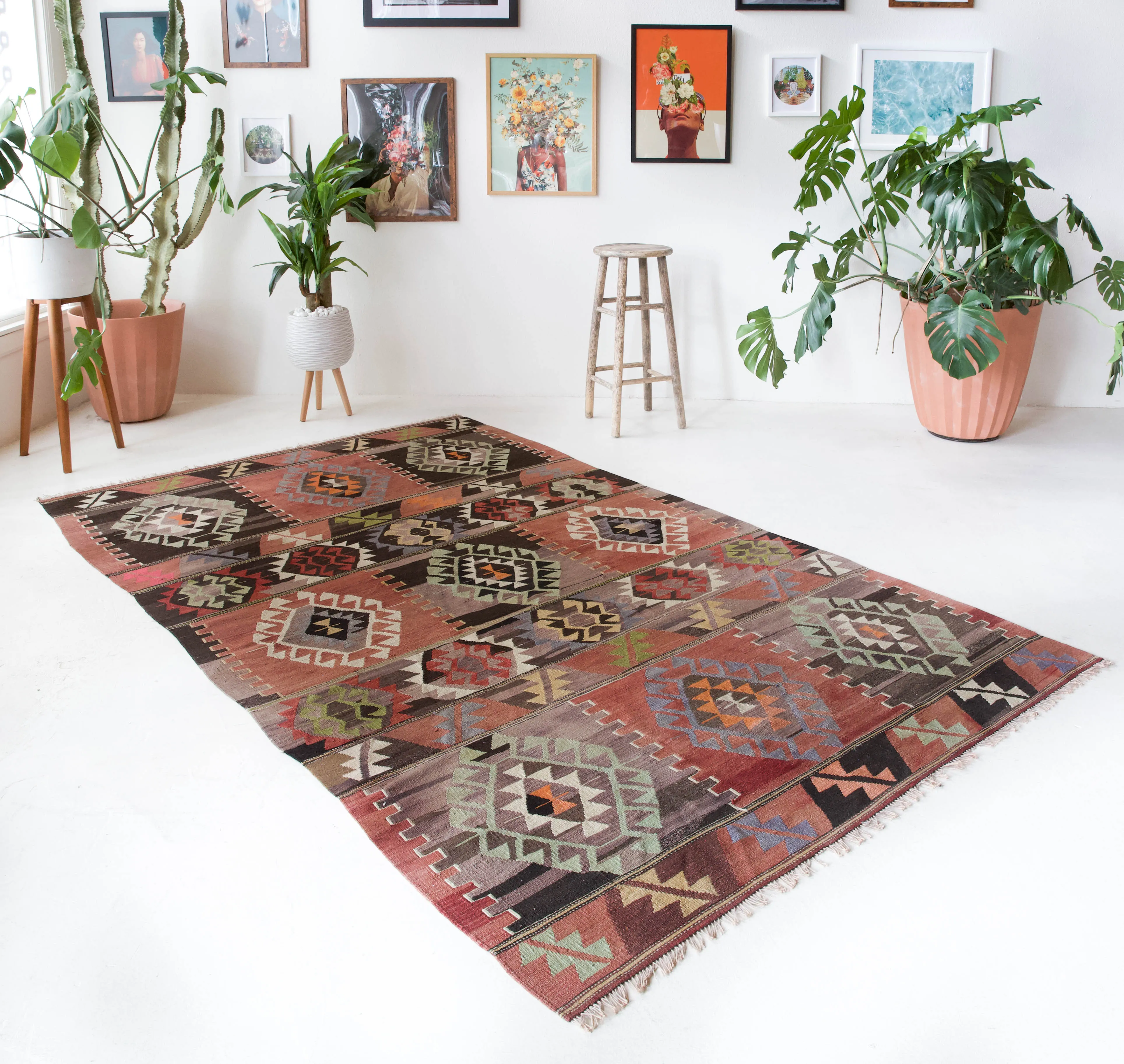 Vintage Balikesir Kilim Rug 5'8"x9'9"