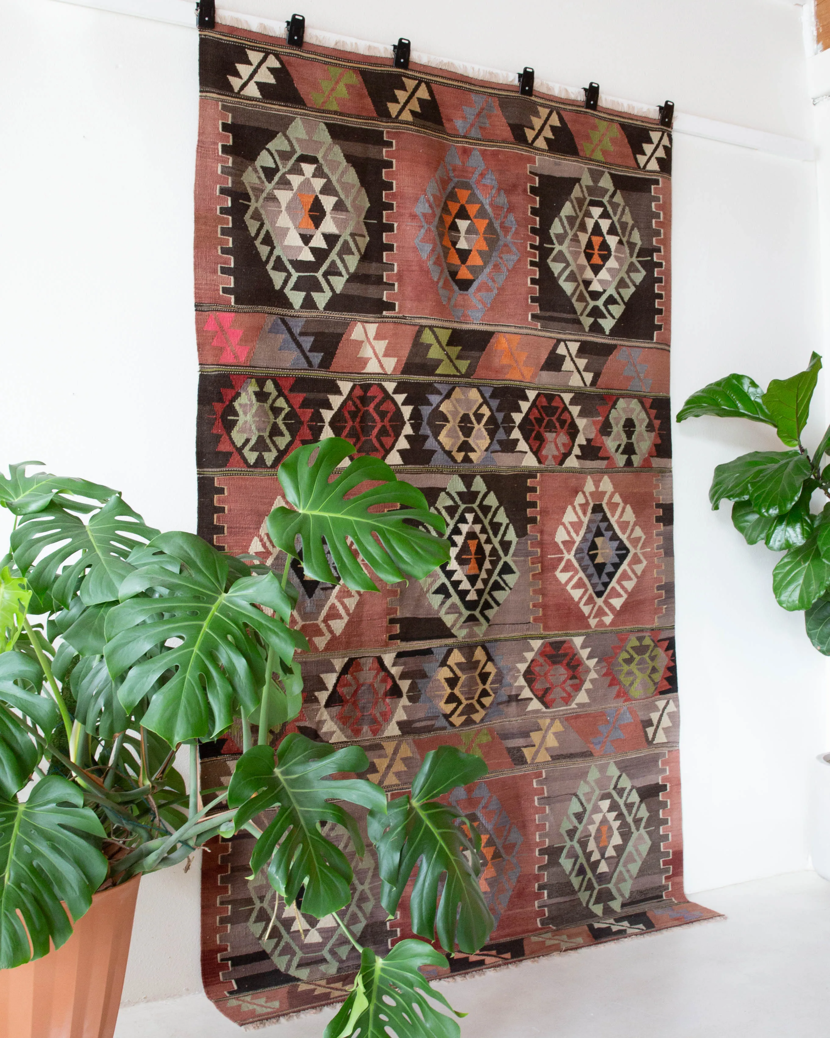 Vintage Balikesir Kilim Rug 5'8"x9'9"