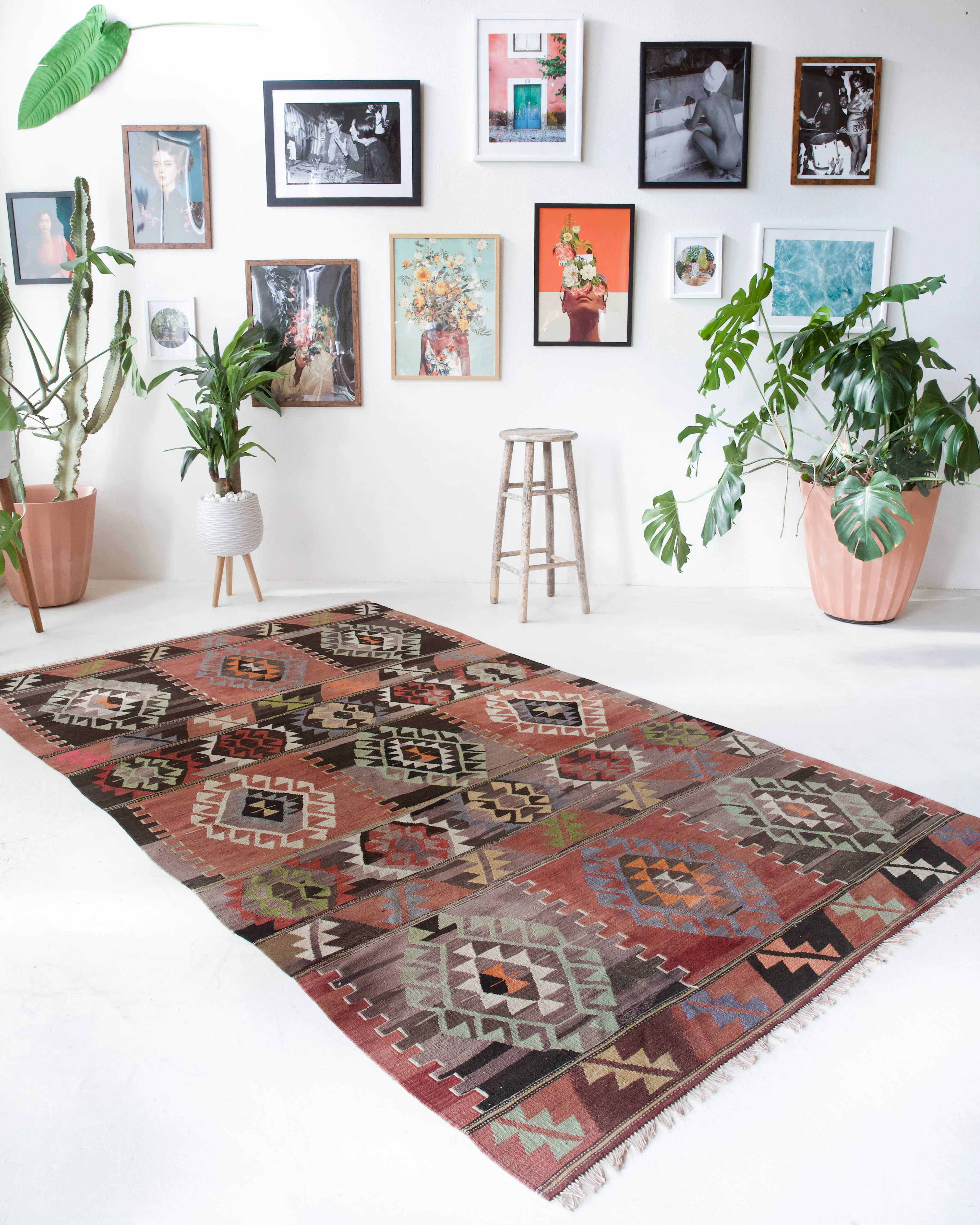 Vintage Balikesir Kilim Rug 5'8"x9'9"