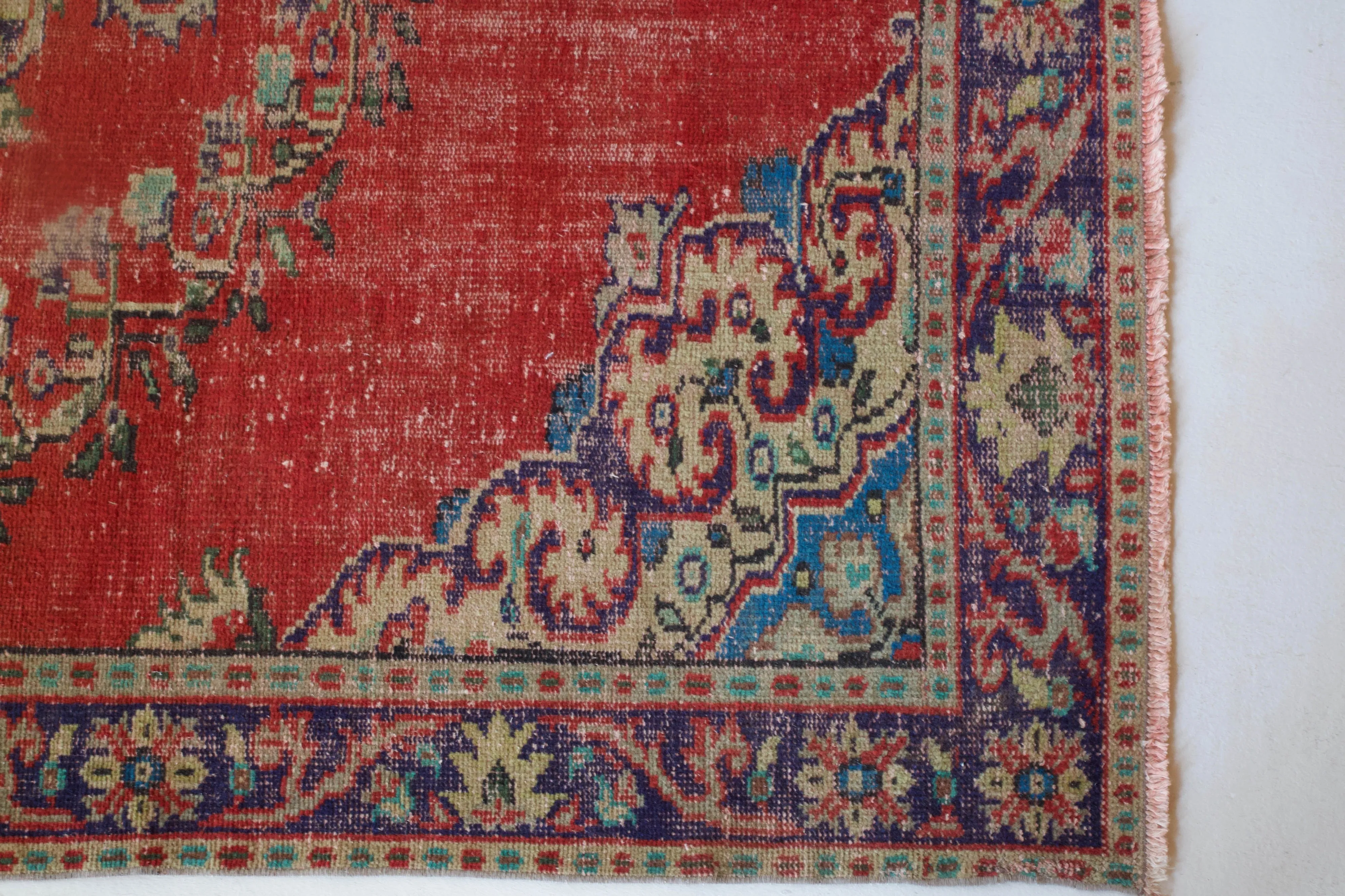 Vintage Isparta Rug 5'10"x9'5"