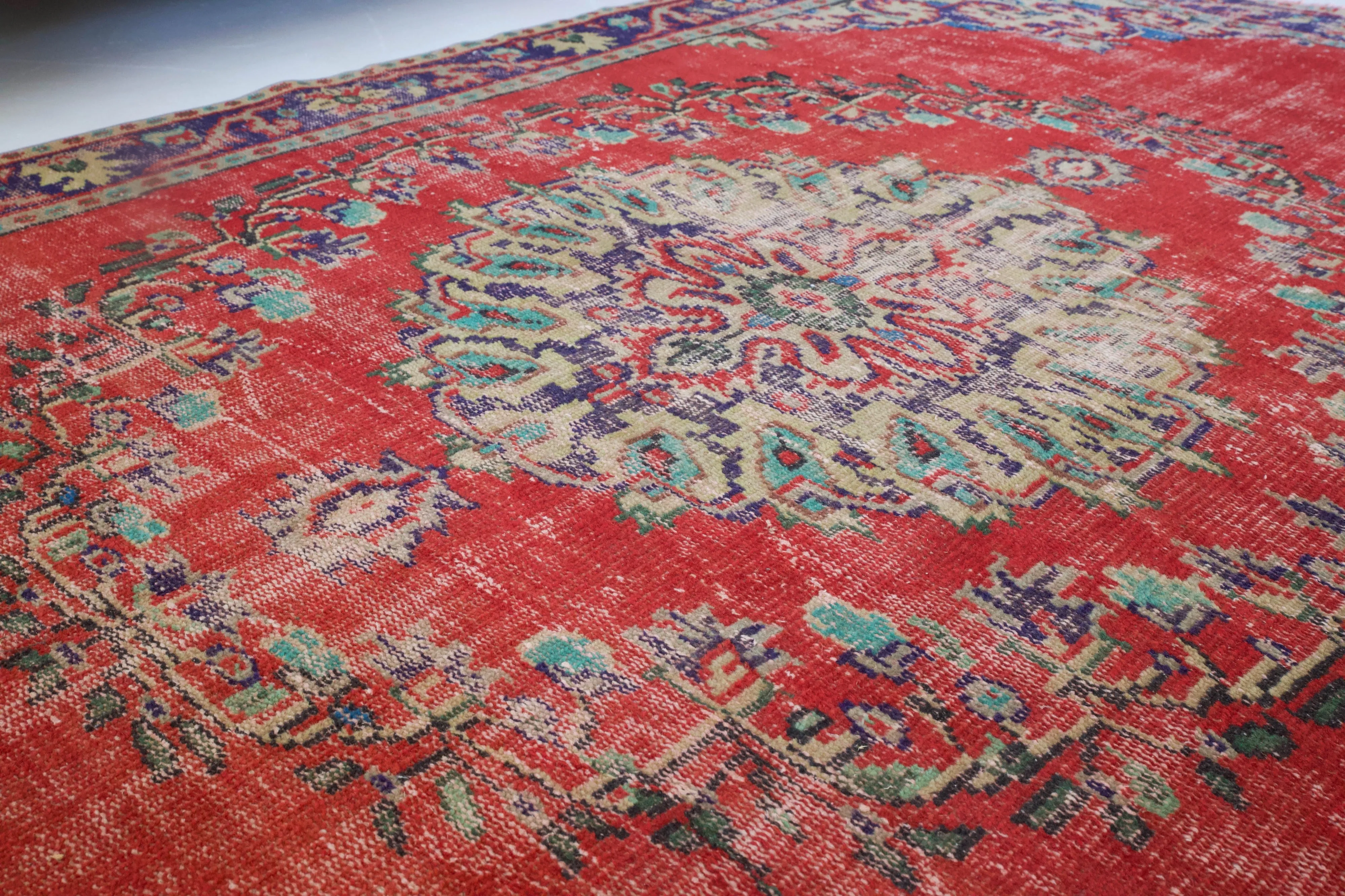 Vintage Isparta Rug 5'10"x9'5"