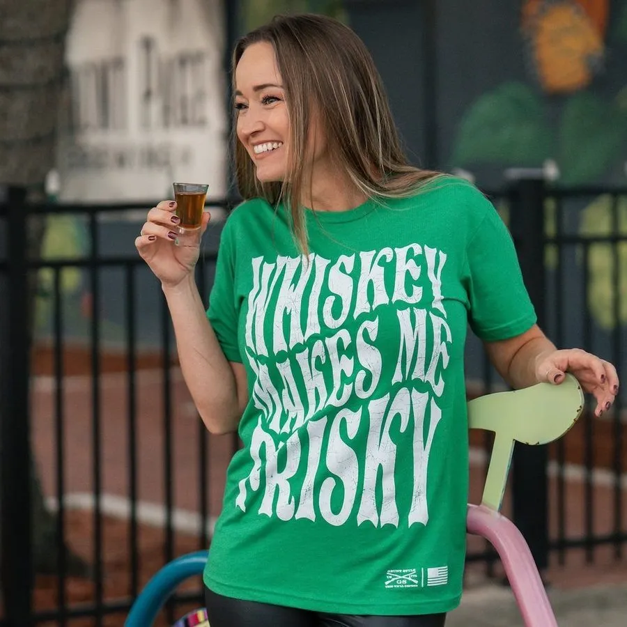 Women's Whiskey Makes Me Frisky Boyfriend Fit T-Shirt - Kelly Green