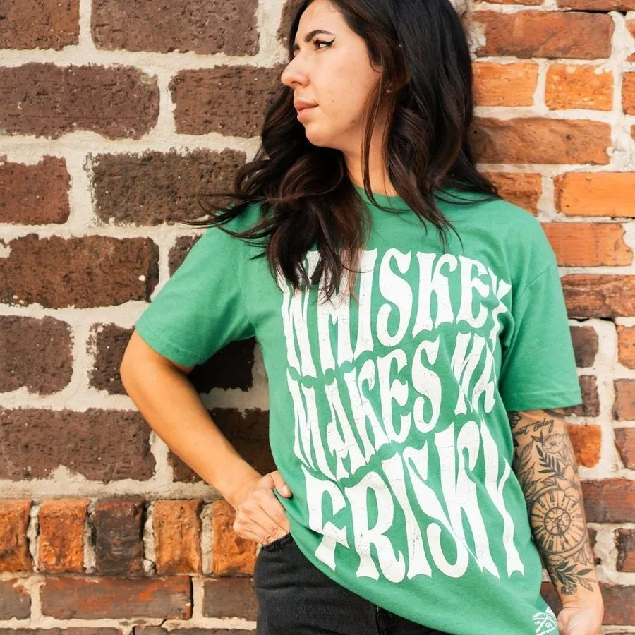 Women's Whiskey Makes Me Frisky Boyfriend Fit T-Shirt - Kelly Green