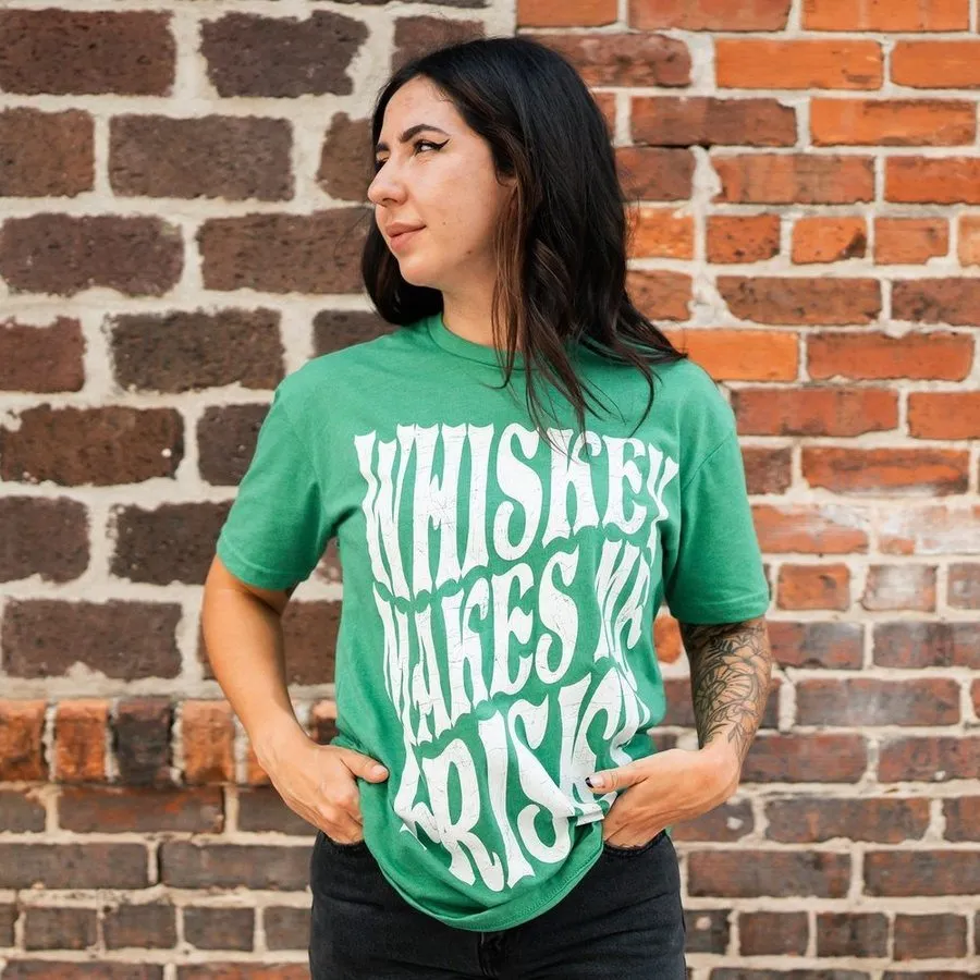 Women's Whiskey Makes Me Frisky Boyfriend Fit T-Shirt - Kelly Green