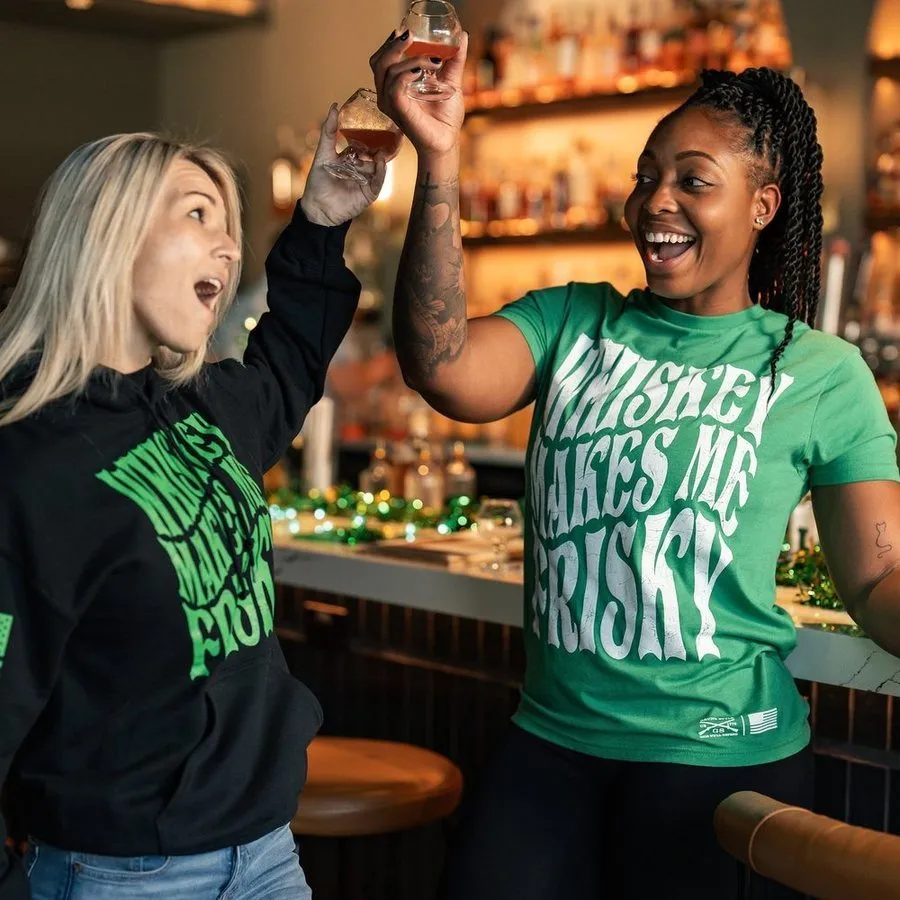 Women's Whiskey Makes Me Frisky Boyfriend Fit T-Shirt - Kelly Green